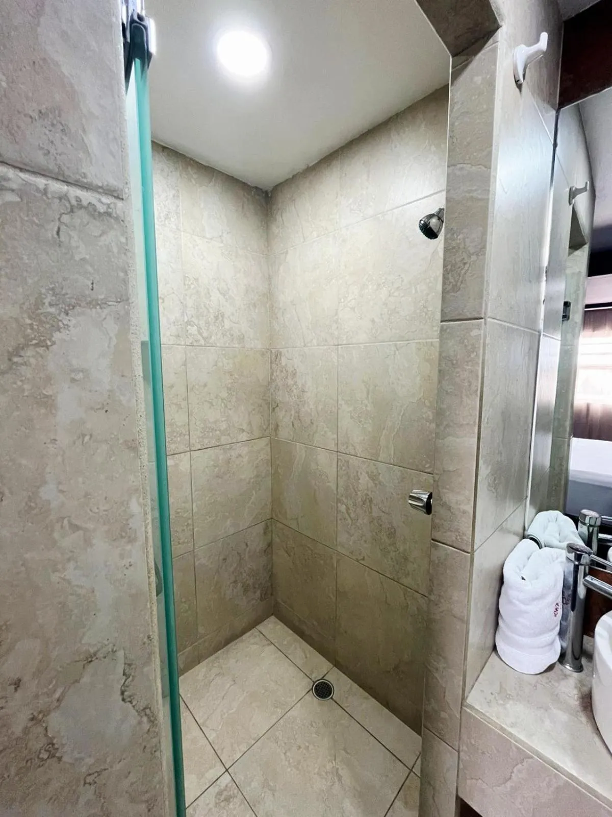 Shower in Hotel Rose Ensenada