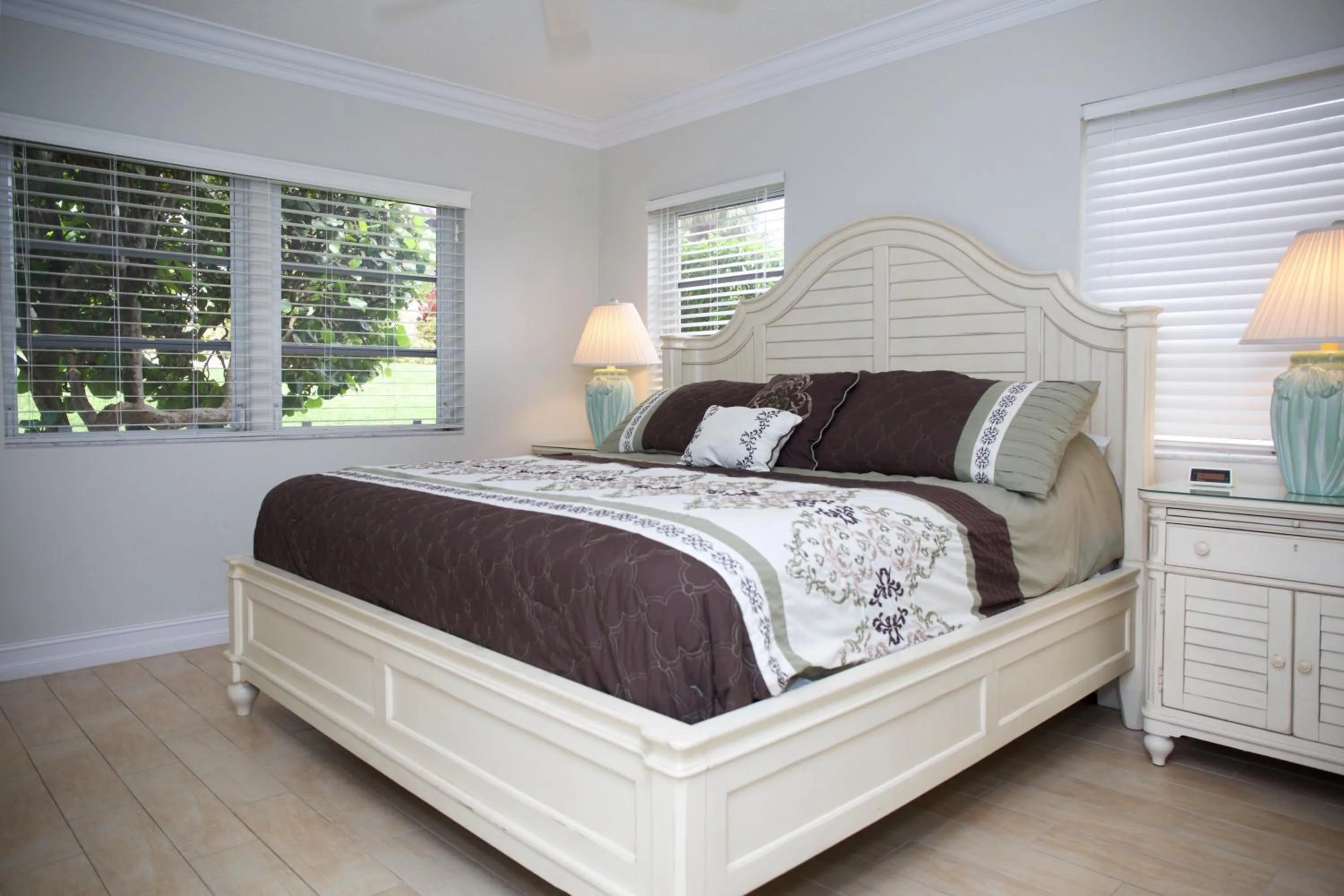 Bedroom, Bed in Royal Flamingo Villas