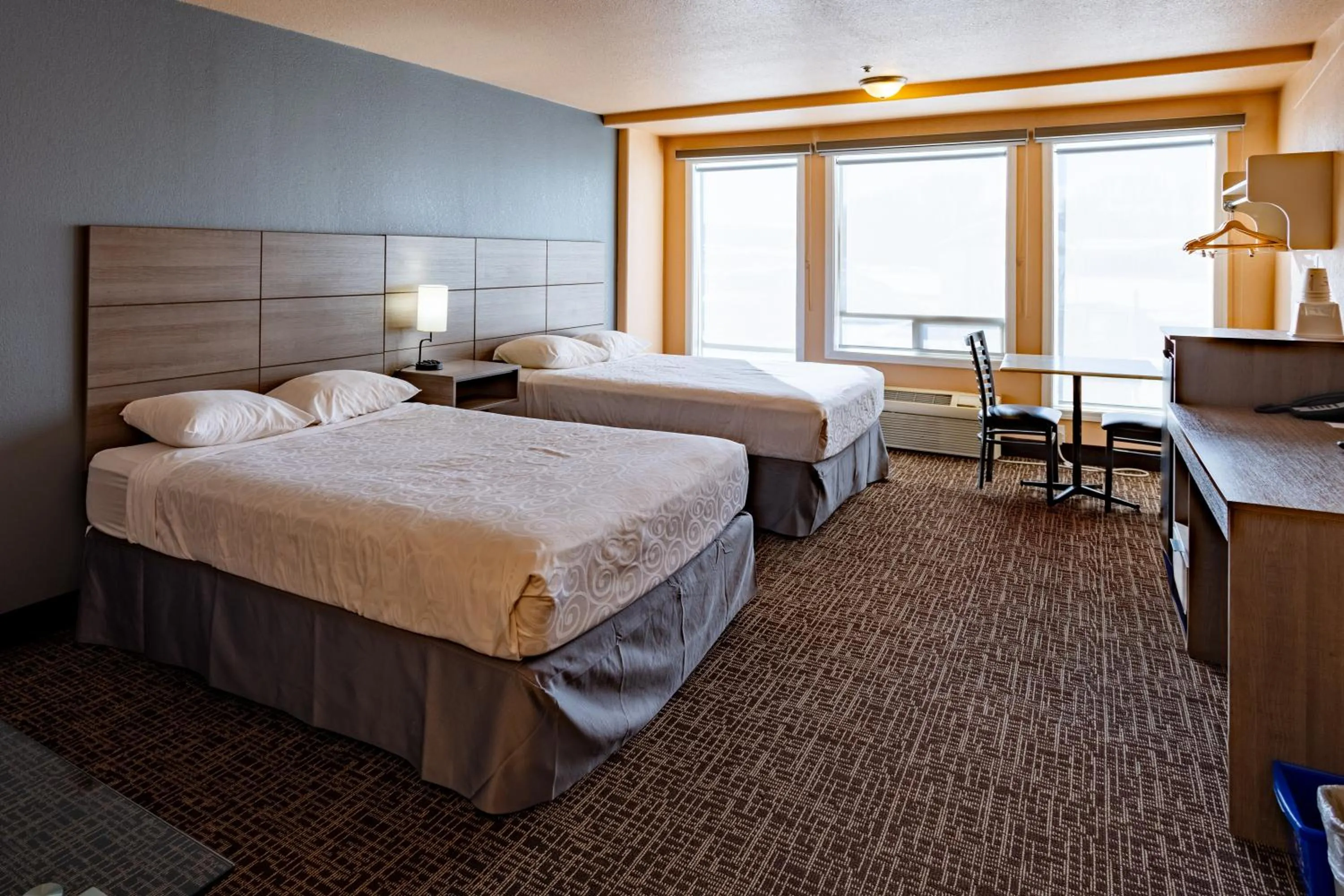 Photo of the whole room, Bed in Ramada by Wyndham Cranbrook