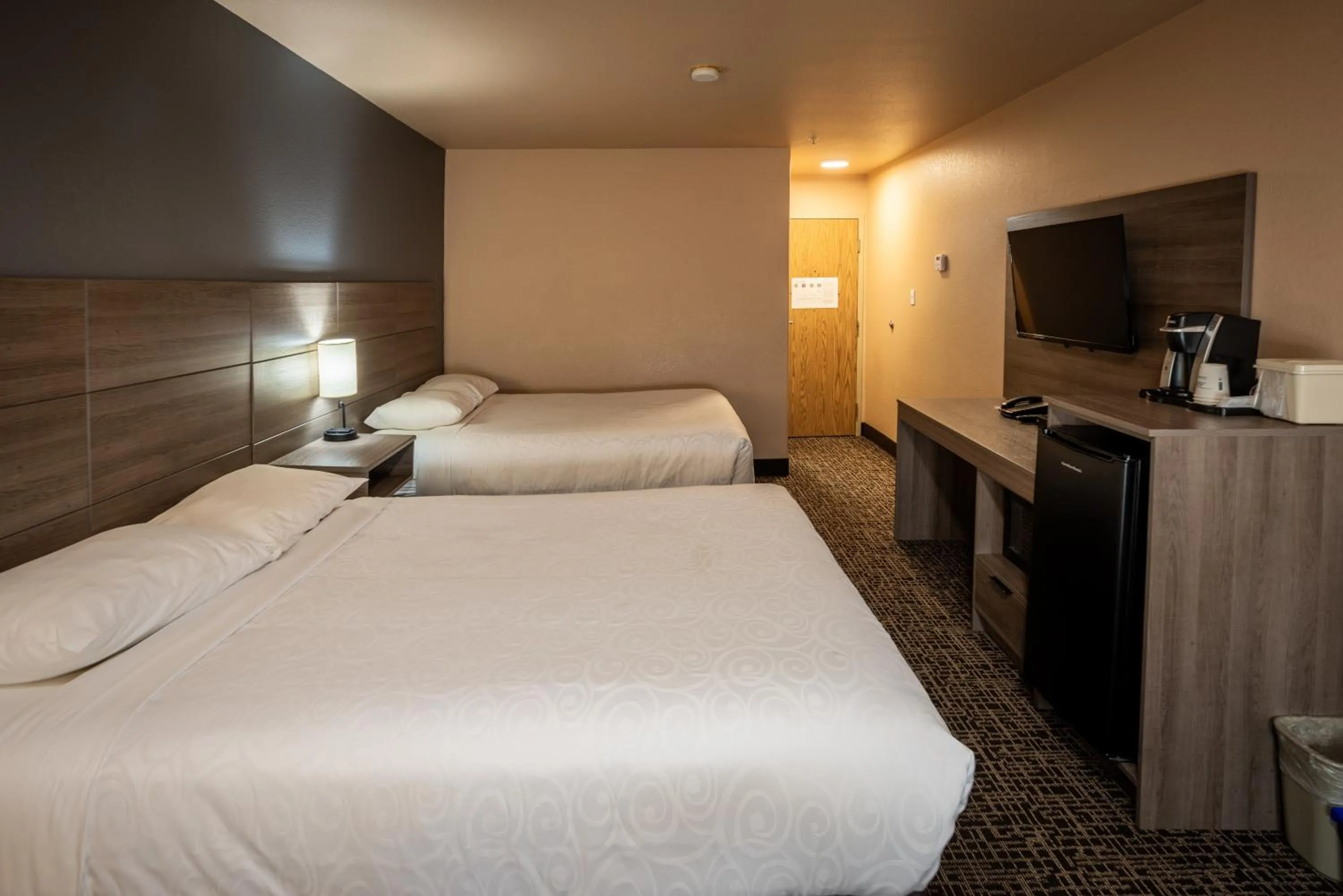 Bedroom, Bed in Ramada by Wyndham Cranbrook