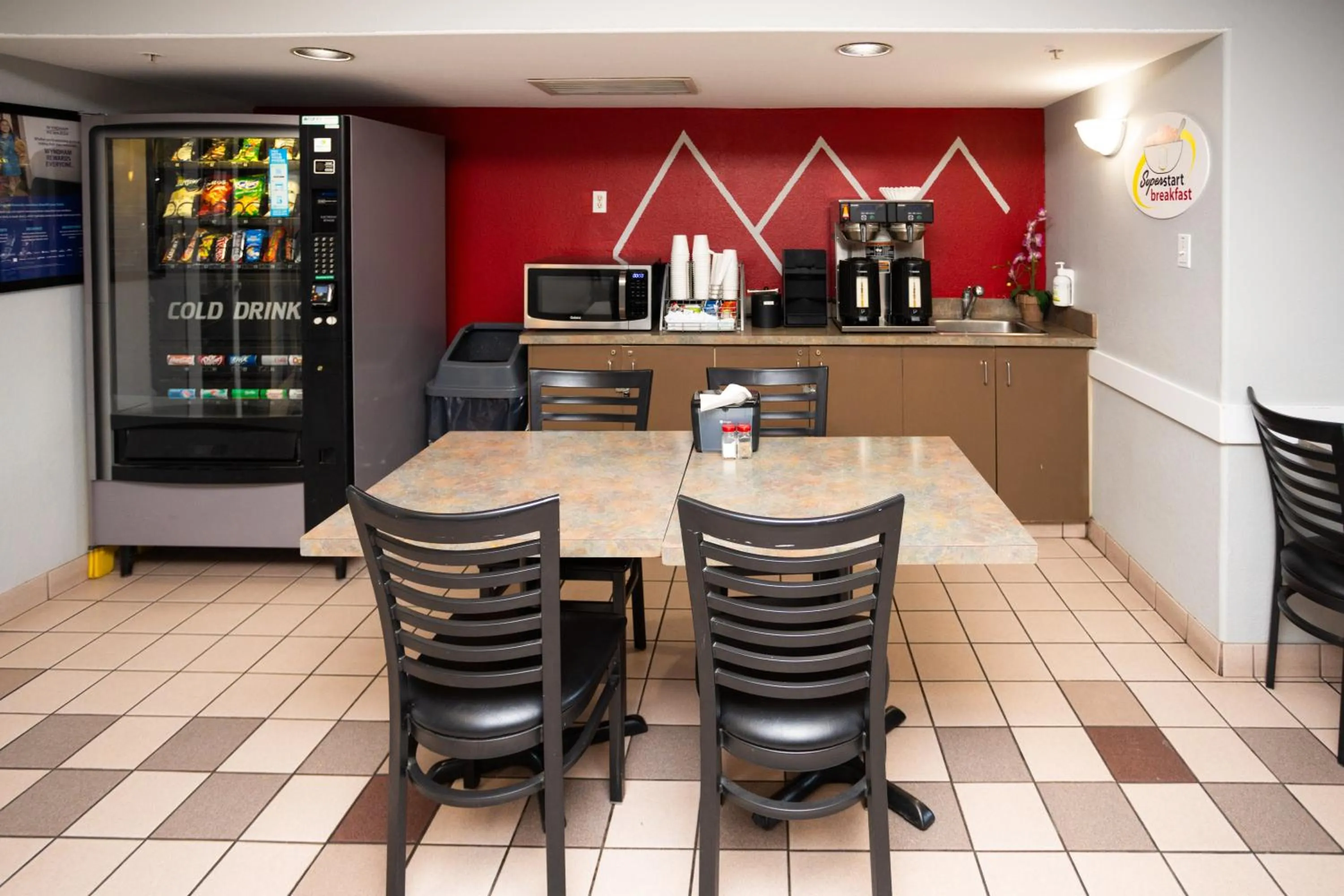 Coffee/tea facilities in Ramada by Wyndham Cranbrook
