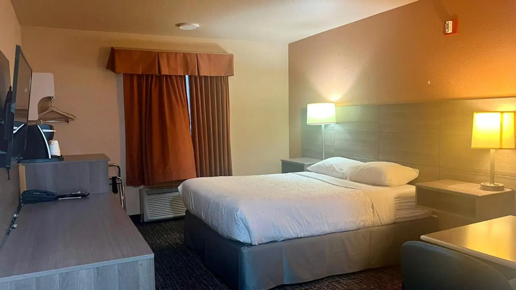 Bed in Ramada by Wyndham Cranbrook Bed in Ramada by Wyndham Cranbrook