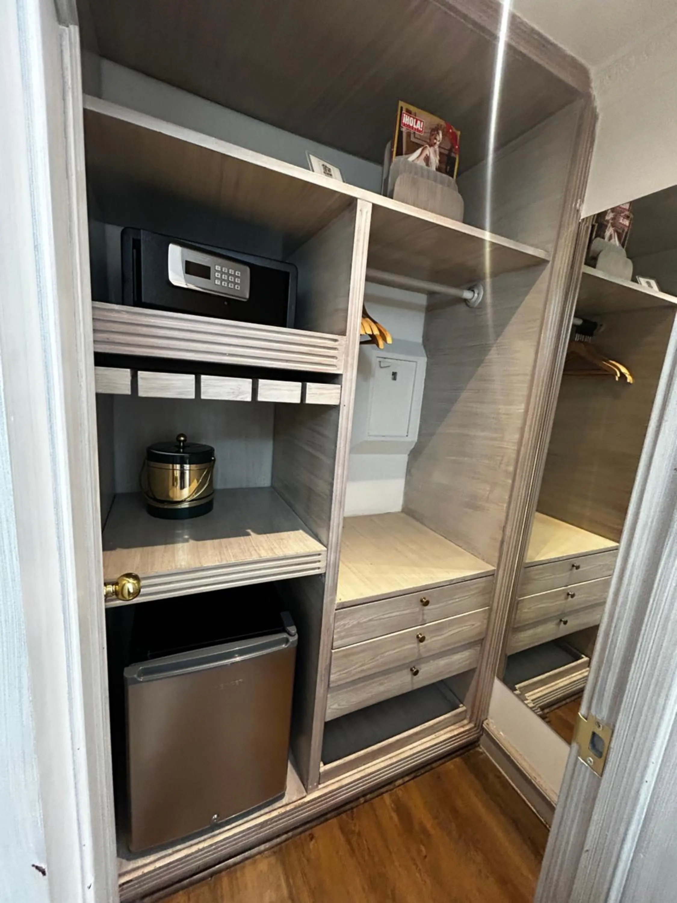 minibar in Hotel Vintage