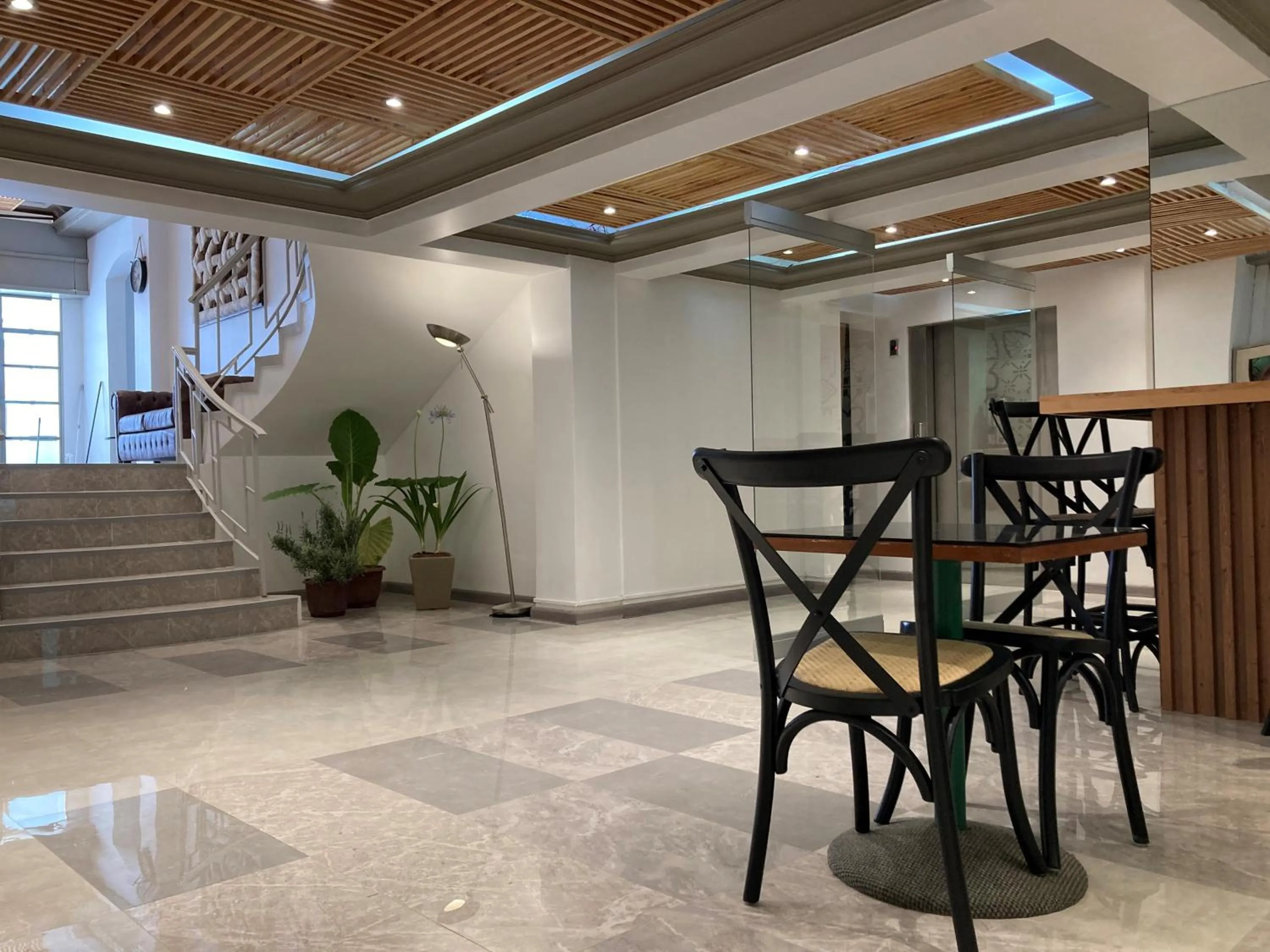 Dining area in Hotel Gavina Express Arica