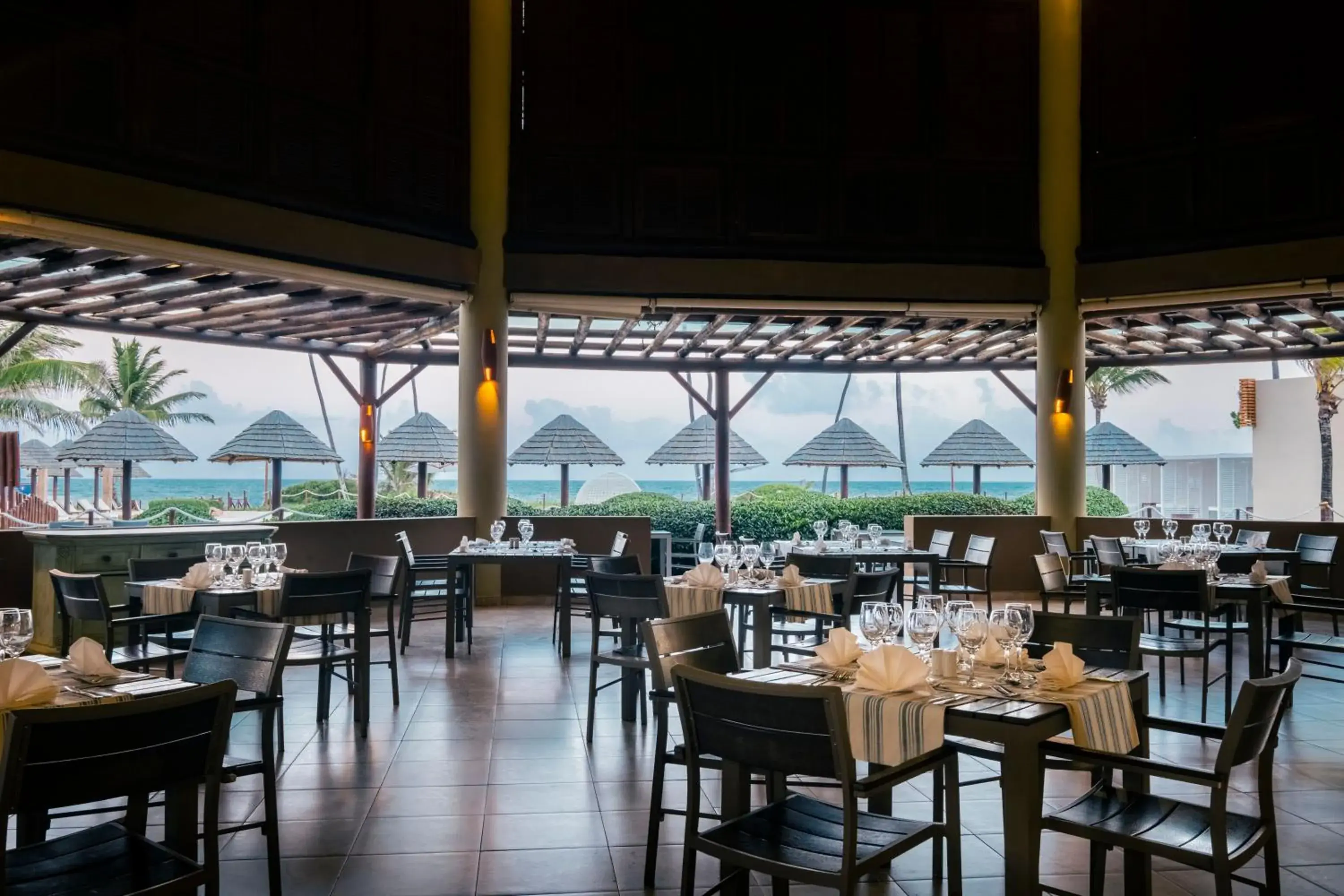 Restaurant/places to eat in Iberostar Waves Bahia - All Inclusive Restaurant/places to eat in Iberostar Waves Bahia - All Inclusive