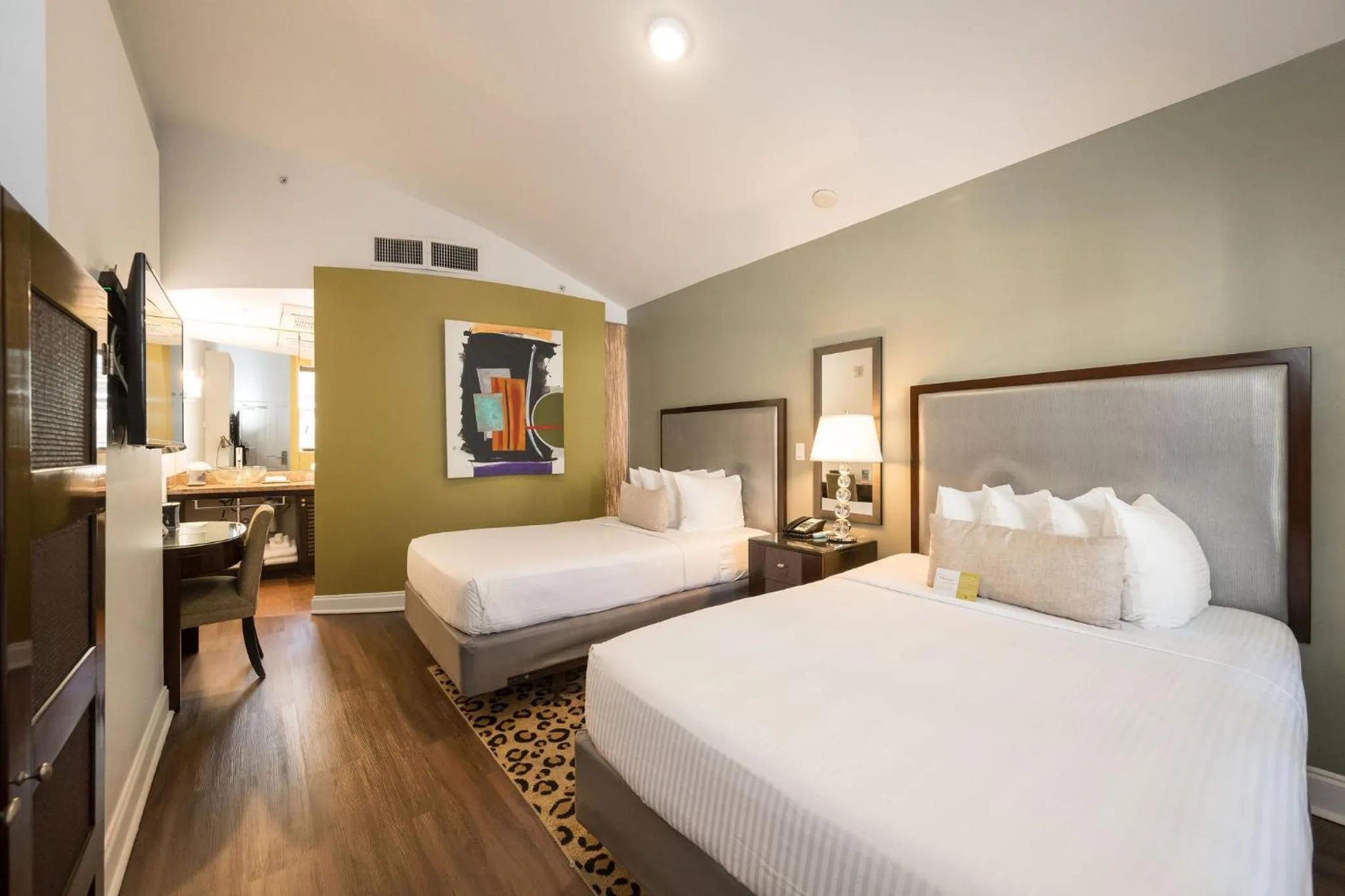 Two Double Beds in Truman Hotel