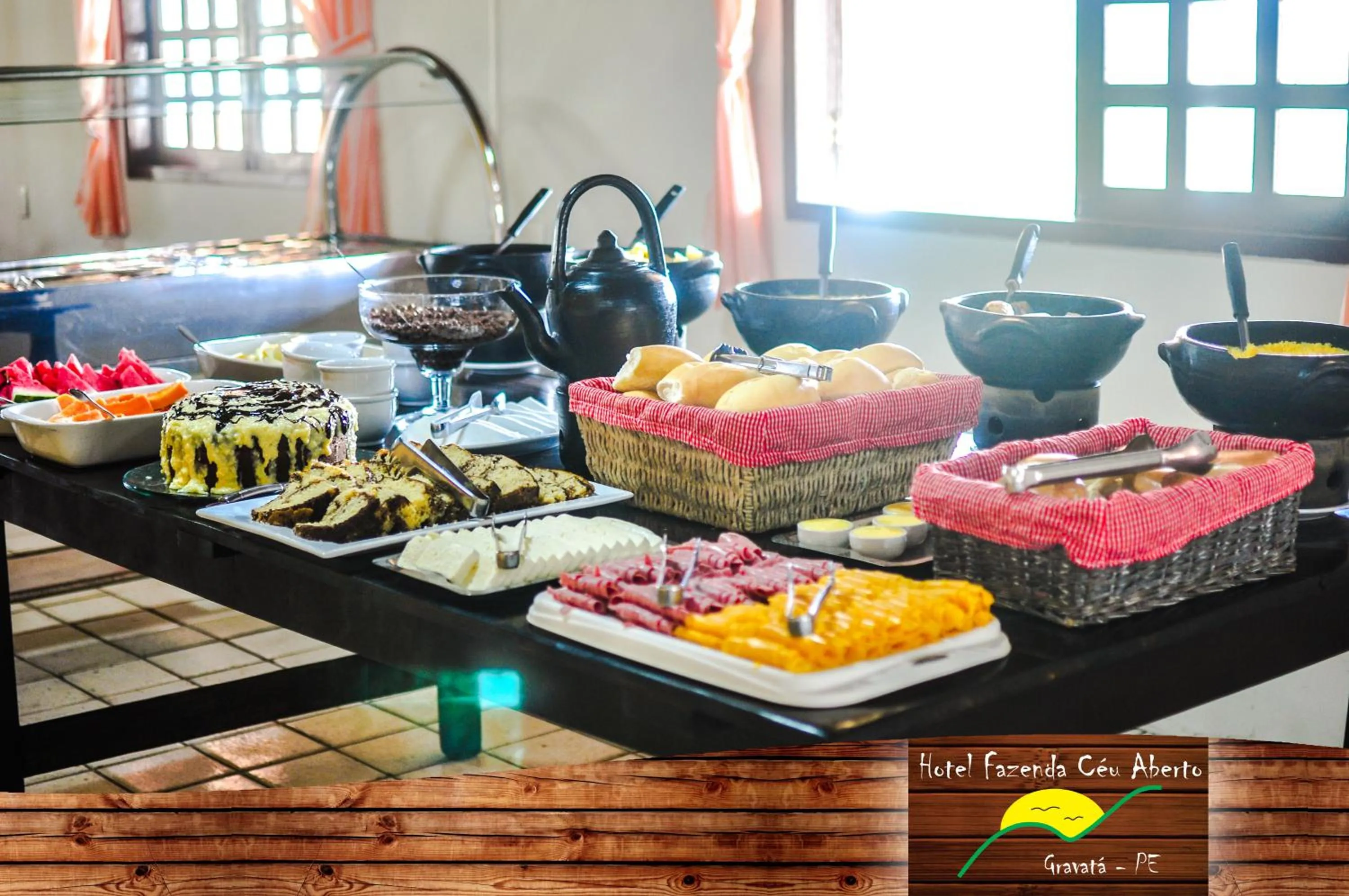 Buffet breakfast in Hotel Fazenda Ceu Aberto