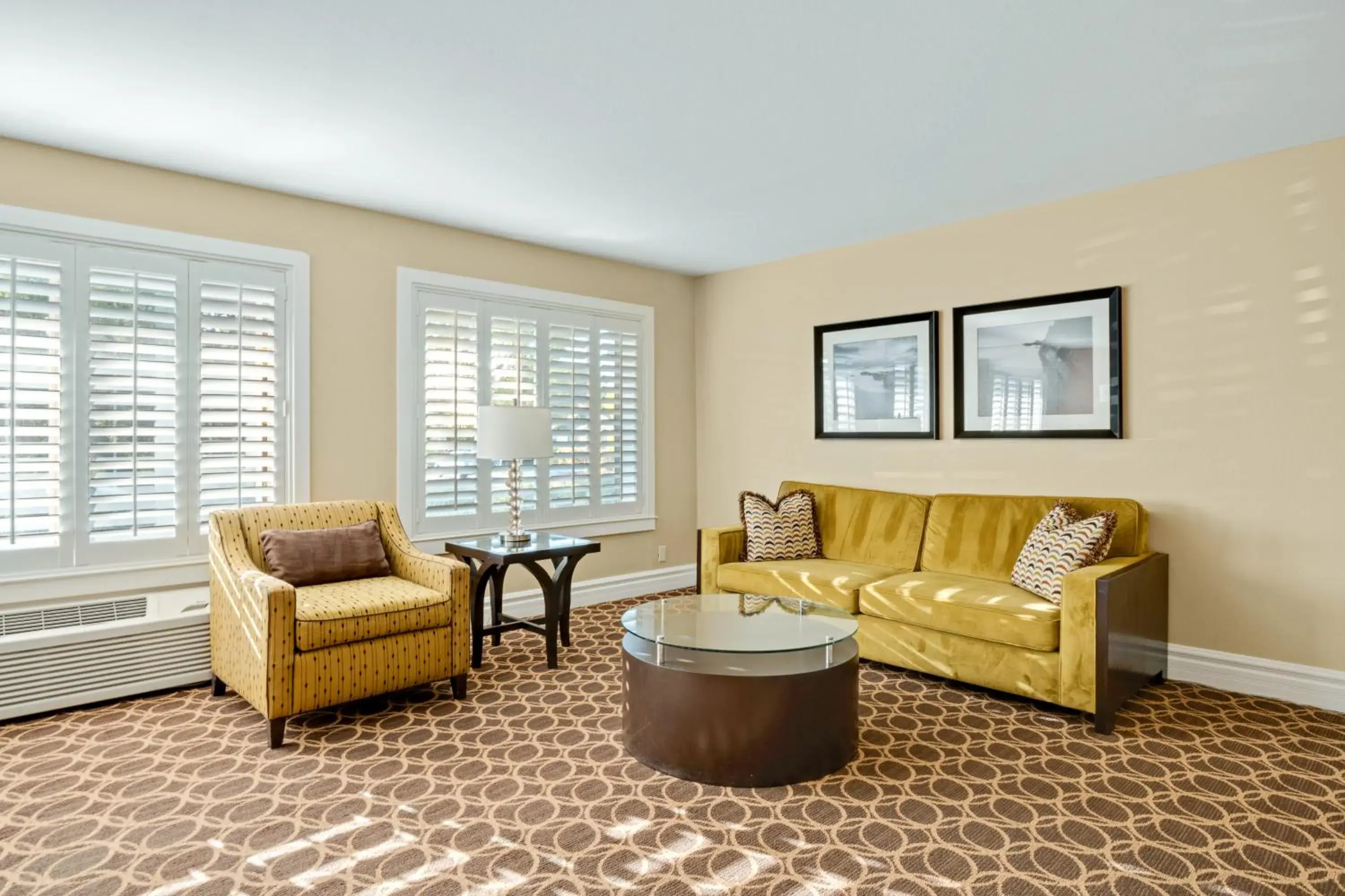 Living room in Marin Suites Hotel Living room in Marin Suites Hotel