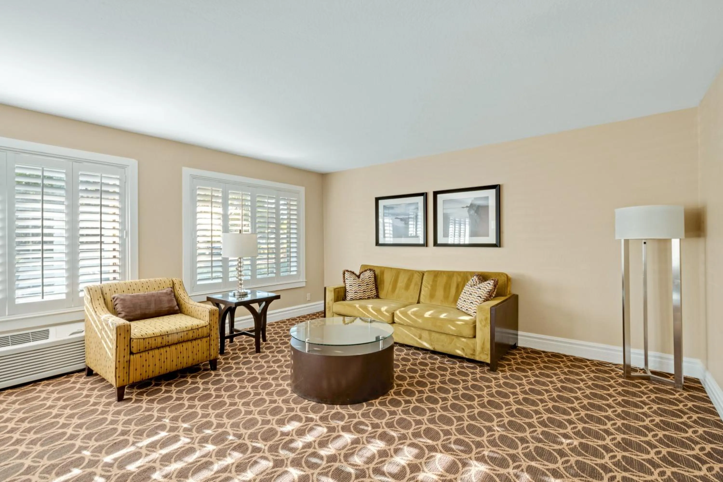 Living room in Marin Suites Hotel