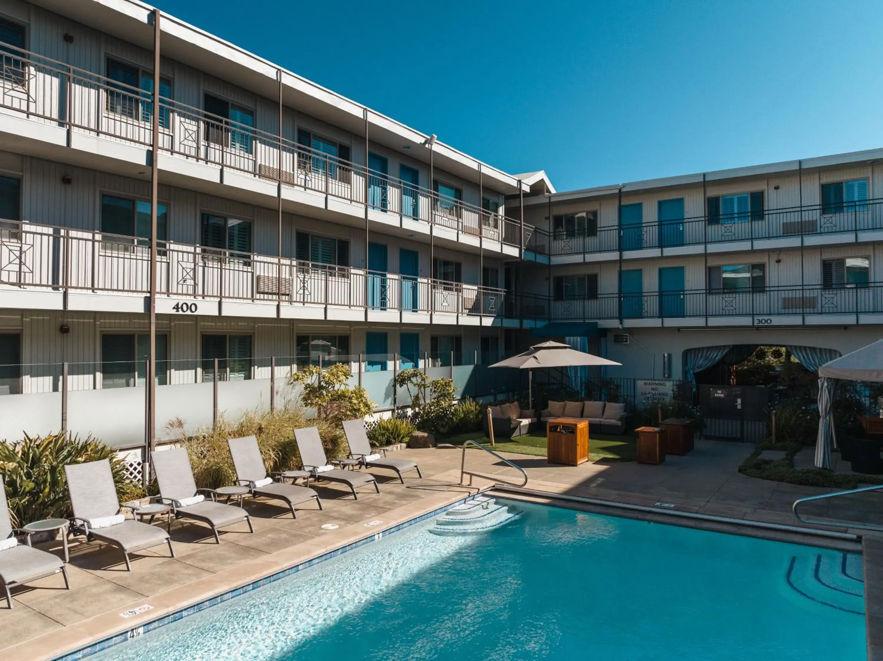 Swimming pool in Marin Suites Hotel Swimming pool in Marin Suites Hotel