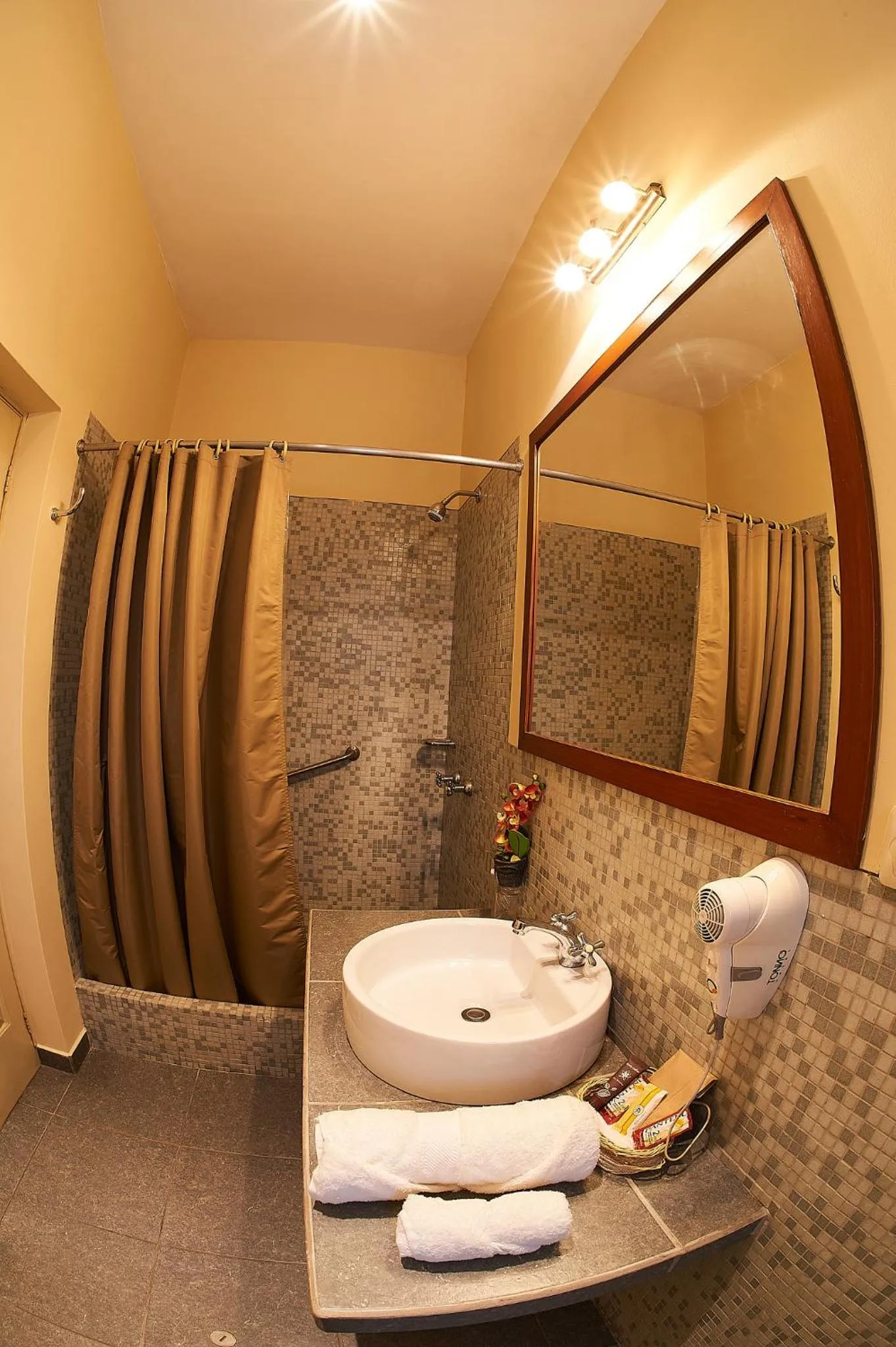 Shower in Hotel Arequipa Vive