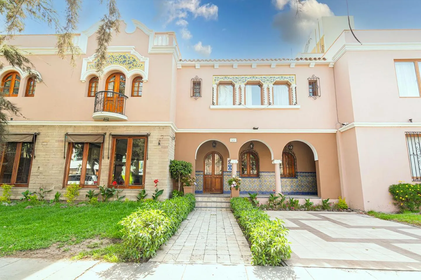 Facade/entrance in Hotel Arequipa Vive
