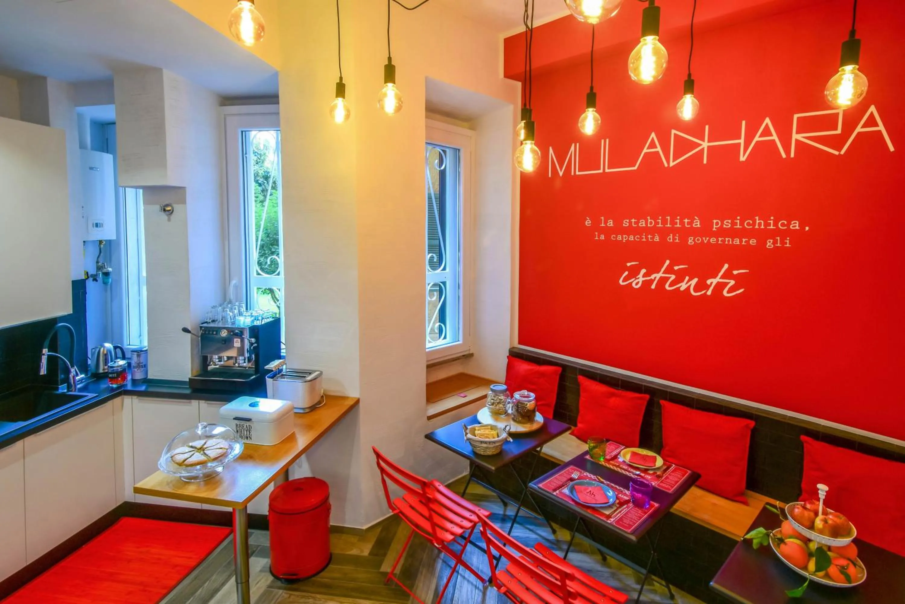 Restaurant/places to eat in Allegra's House Caracciolo