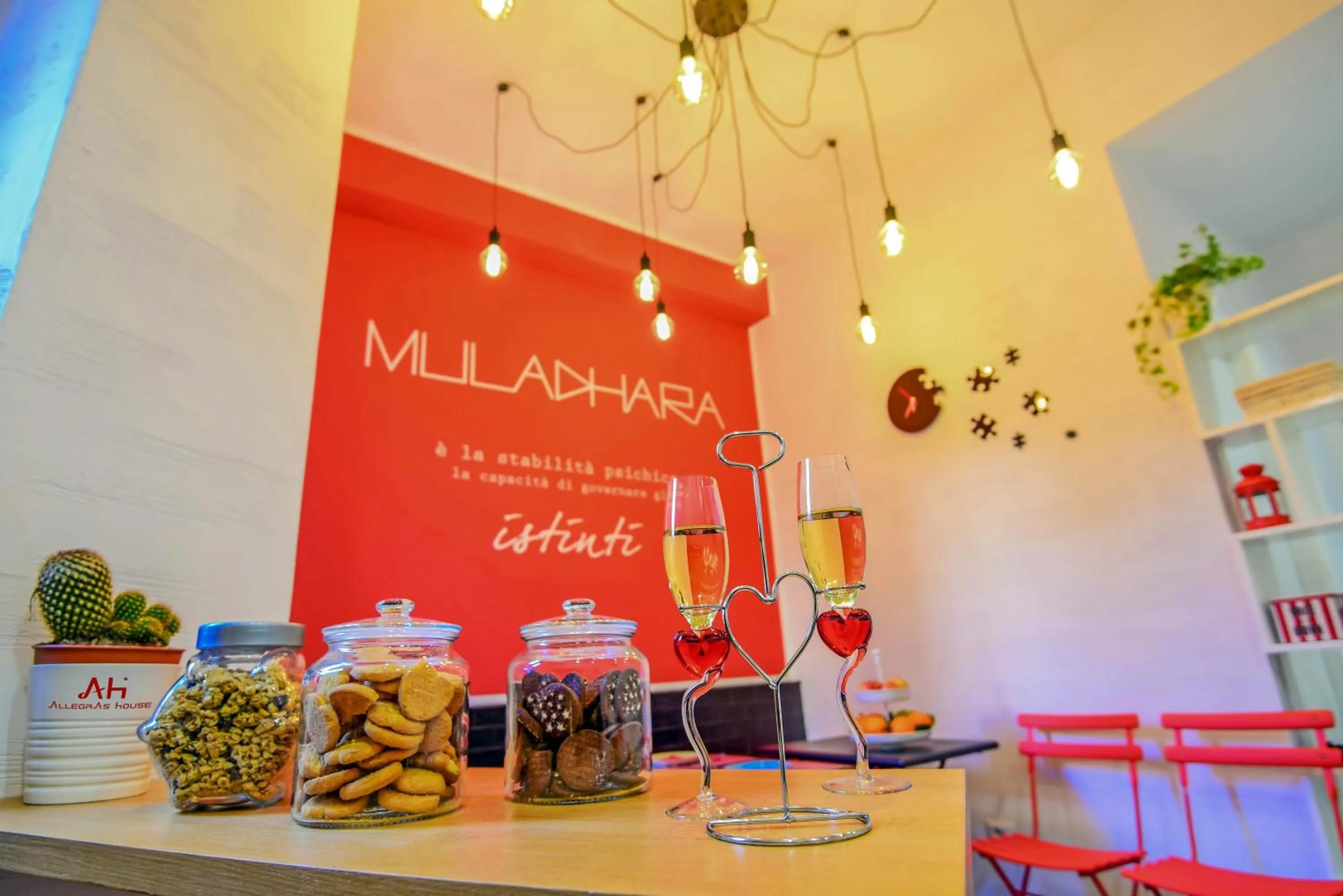 Communal lounge/ TV room in Allegra's House Caracciolo