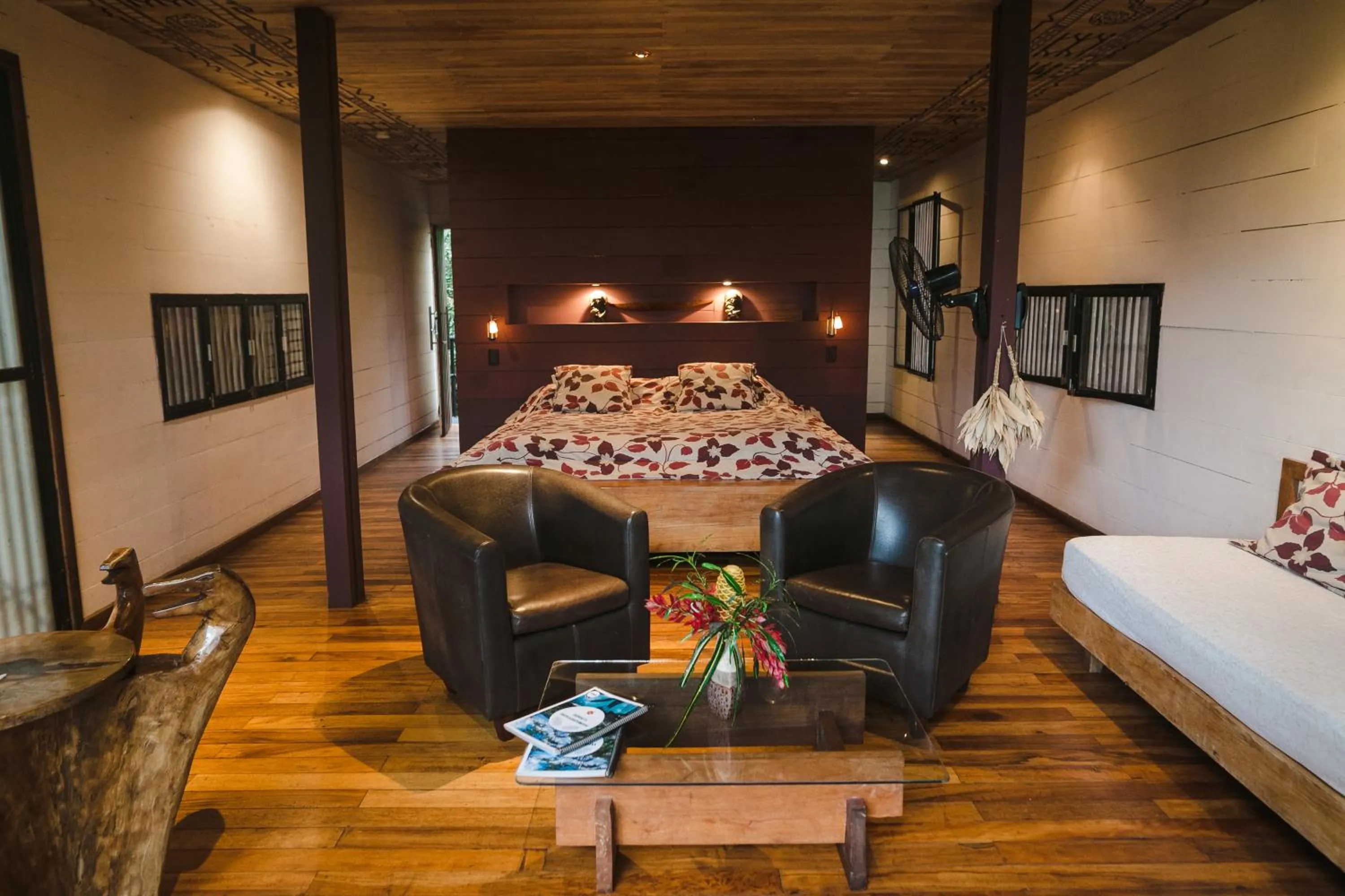 Photo of the whole room in Hamadryade Lodge