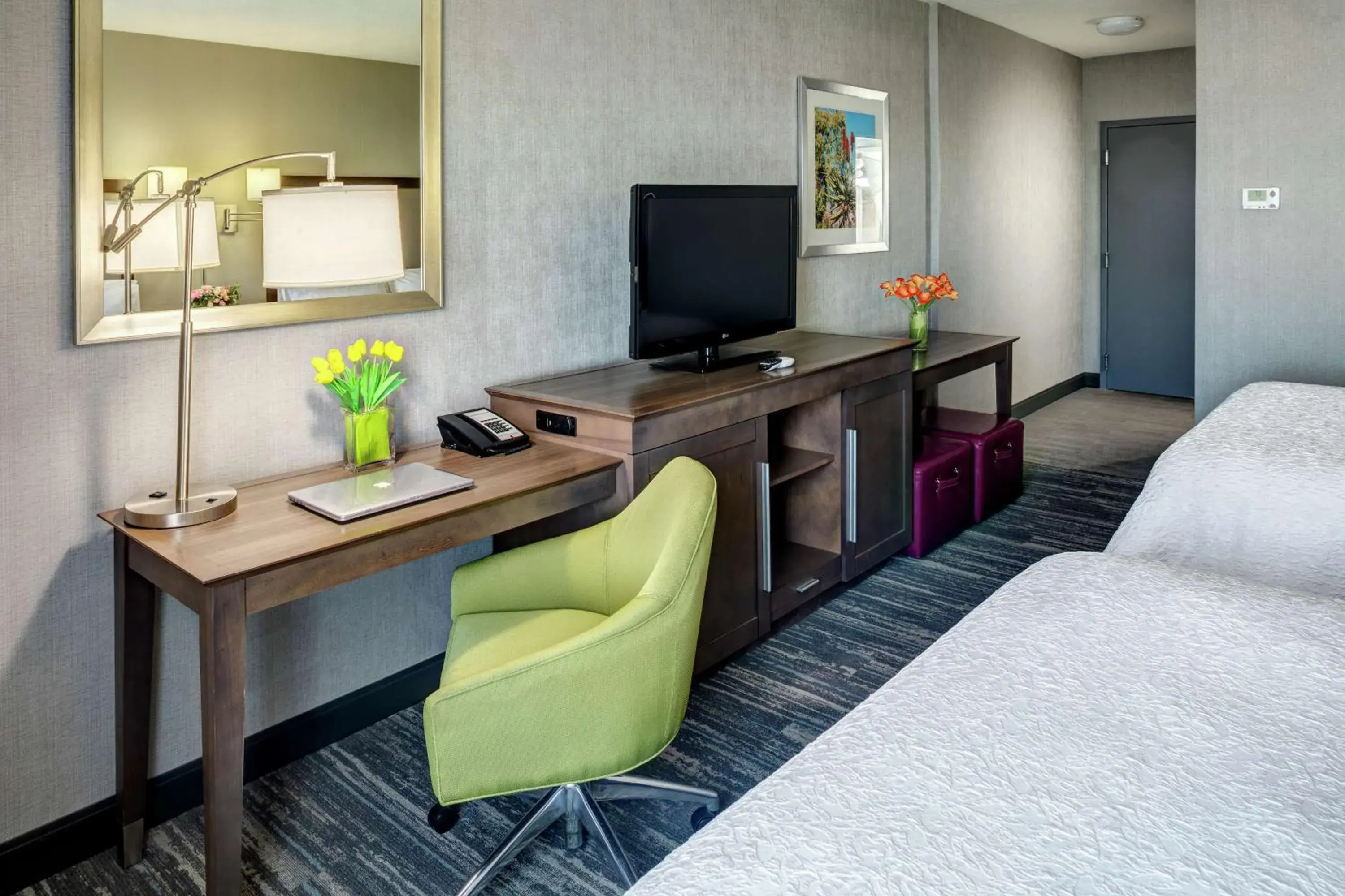 Bedroom, Bed in Hampton Inn & Suites Palm Desert Bedroom, Bed in Hampton Inn & Suites Palm Desert