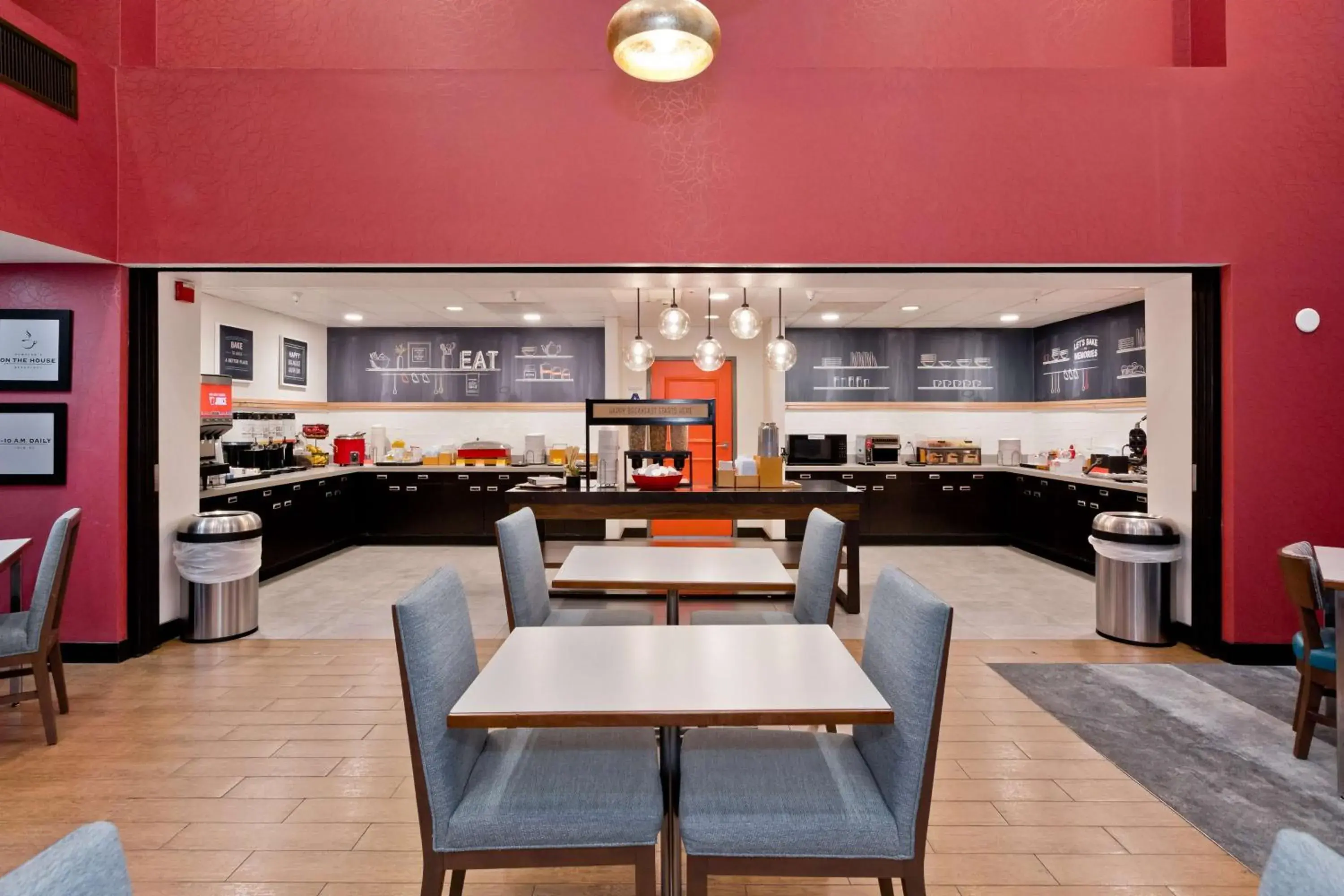 Breakfast in Hampton Inn & Suites Palm Desert Breakfast in Hampton Inn & Suites Palm Desert