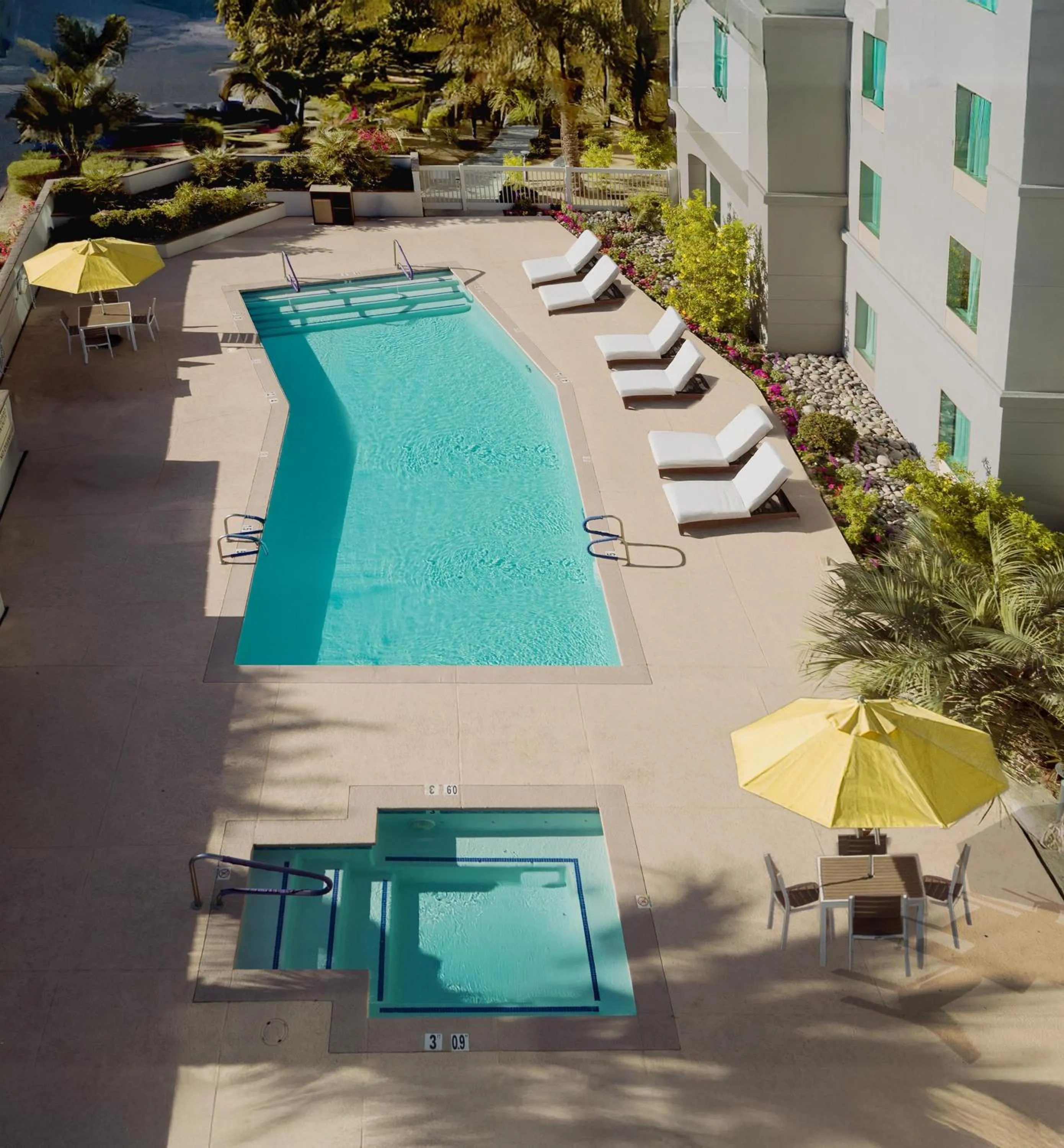 Pool view in Hampton Inn & Suites Palm Desert
