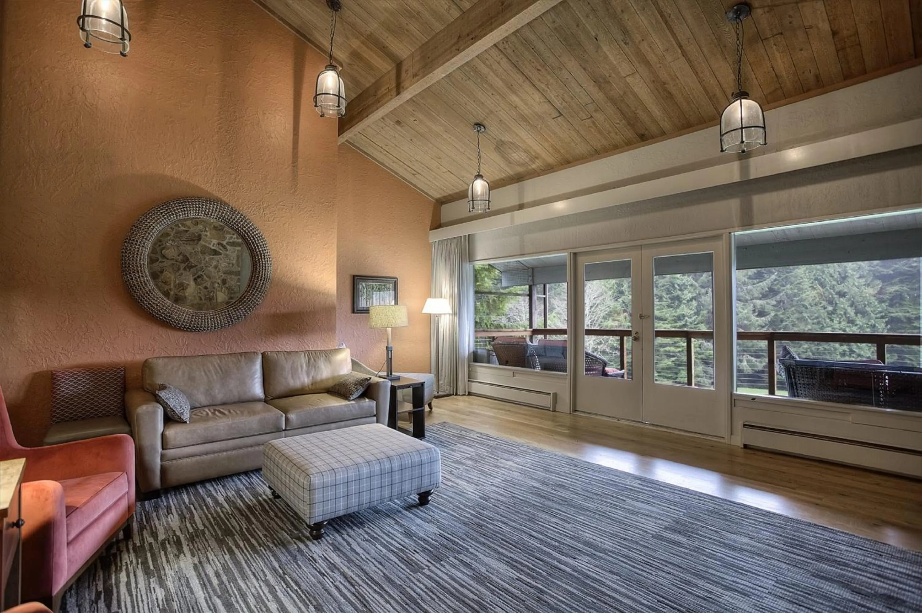 Seating area in Salishan Coastal Lodge