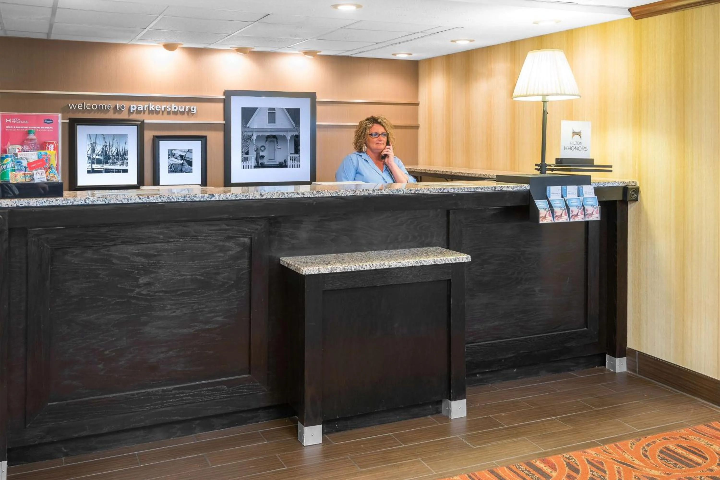 Lobby or reception in Hampton Inn Parkersburg/Mineral Wells