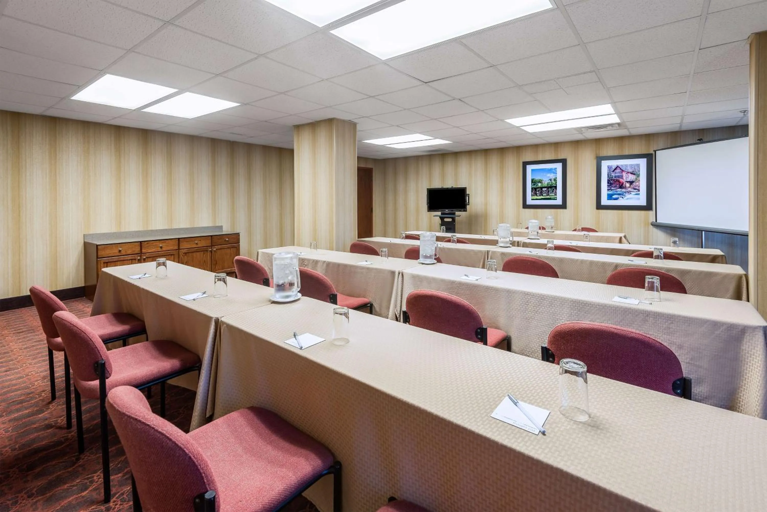 Meeting/conference room in Hampton Inn Parkersburg/Mineral Wells