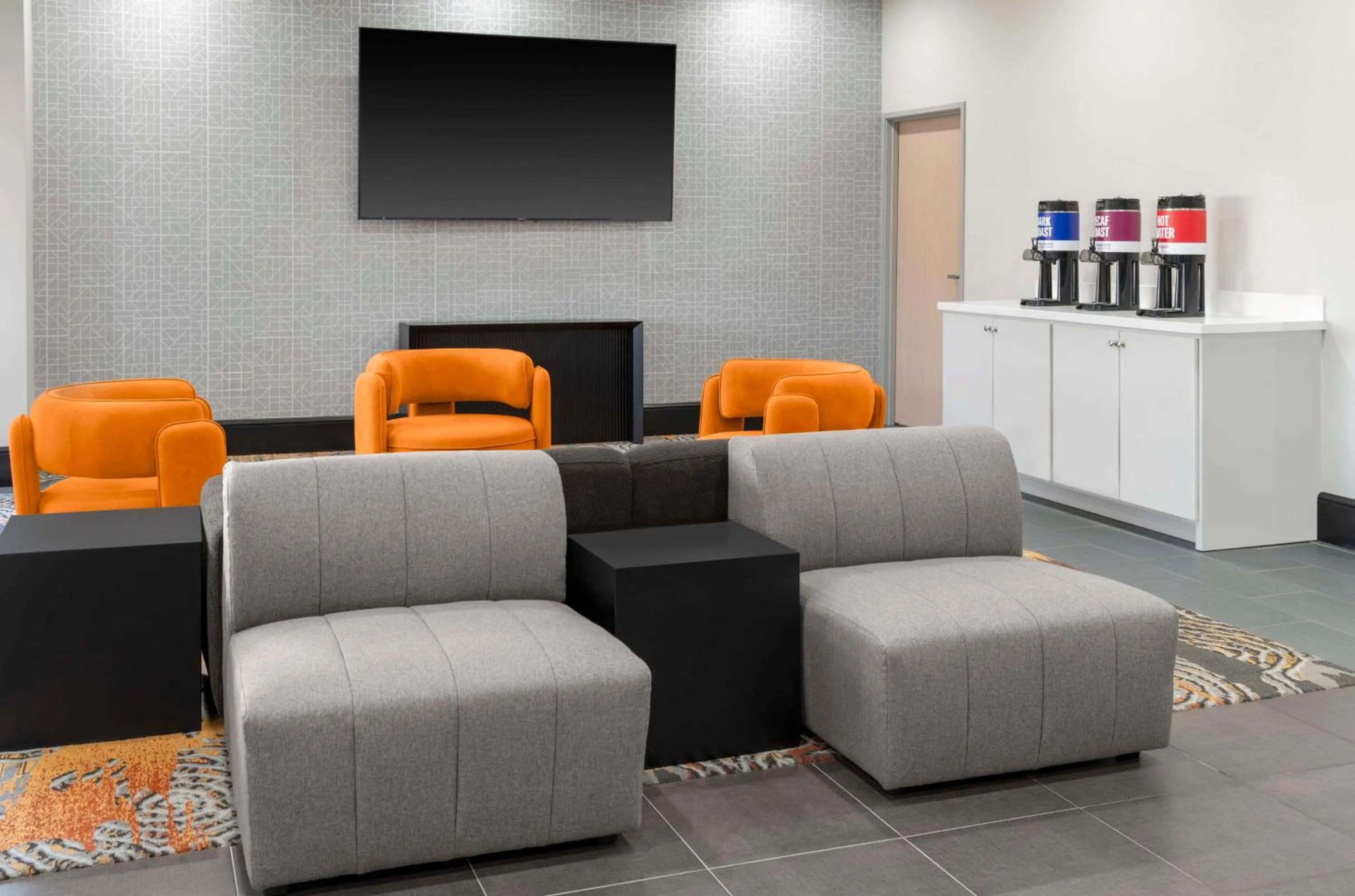 Lobby or reception in Hampton Inn Olathe