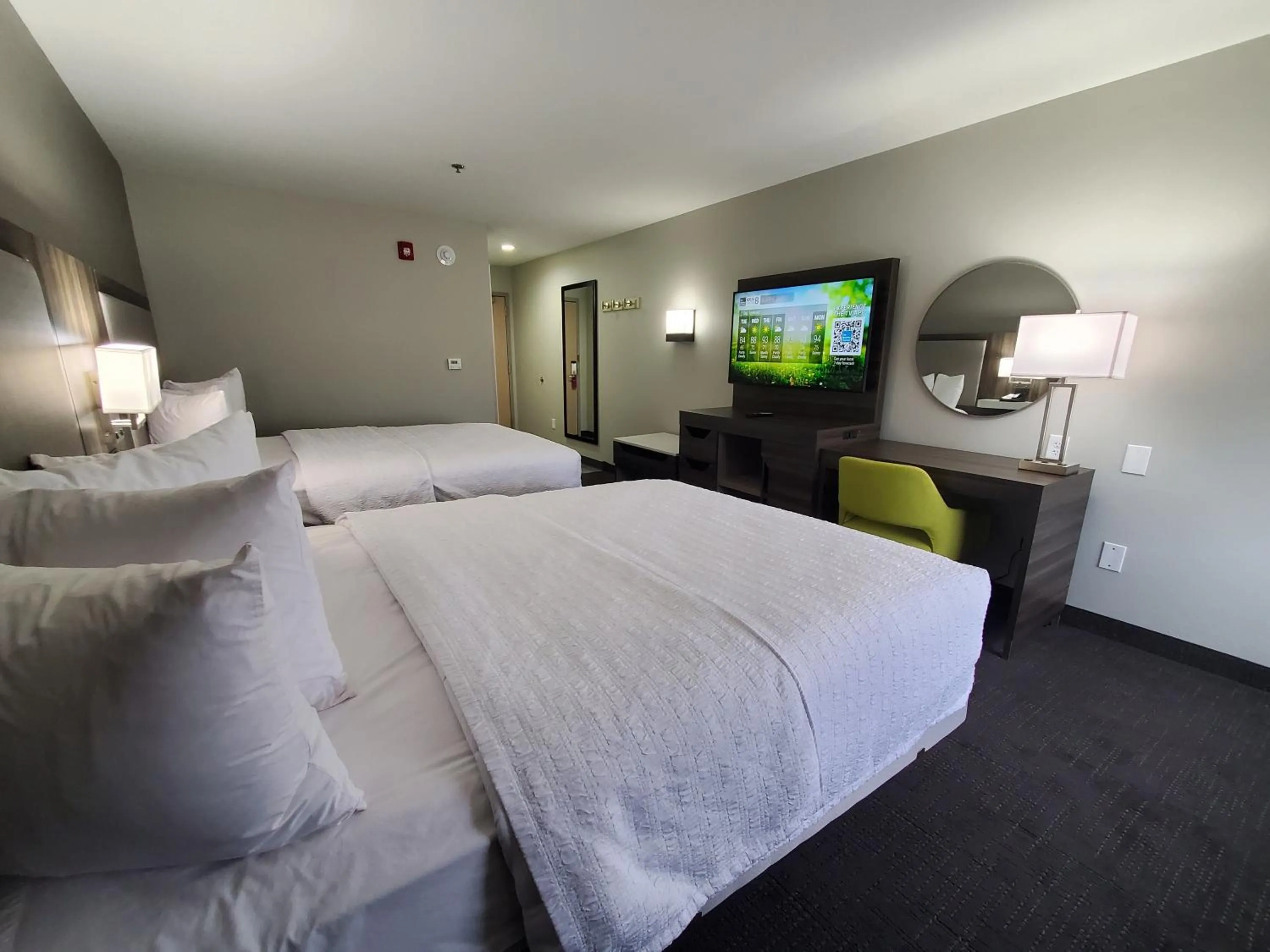 Bed in Hampton Inn Olathe