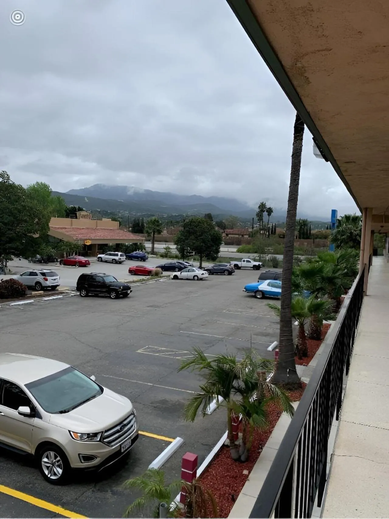 Parking in Americas Best Value Inn Thousand Oaks
