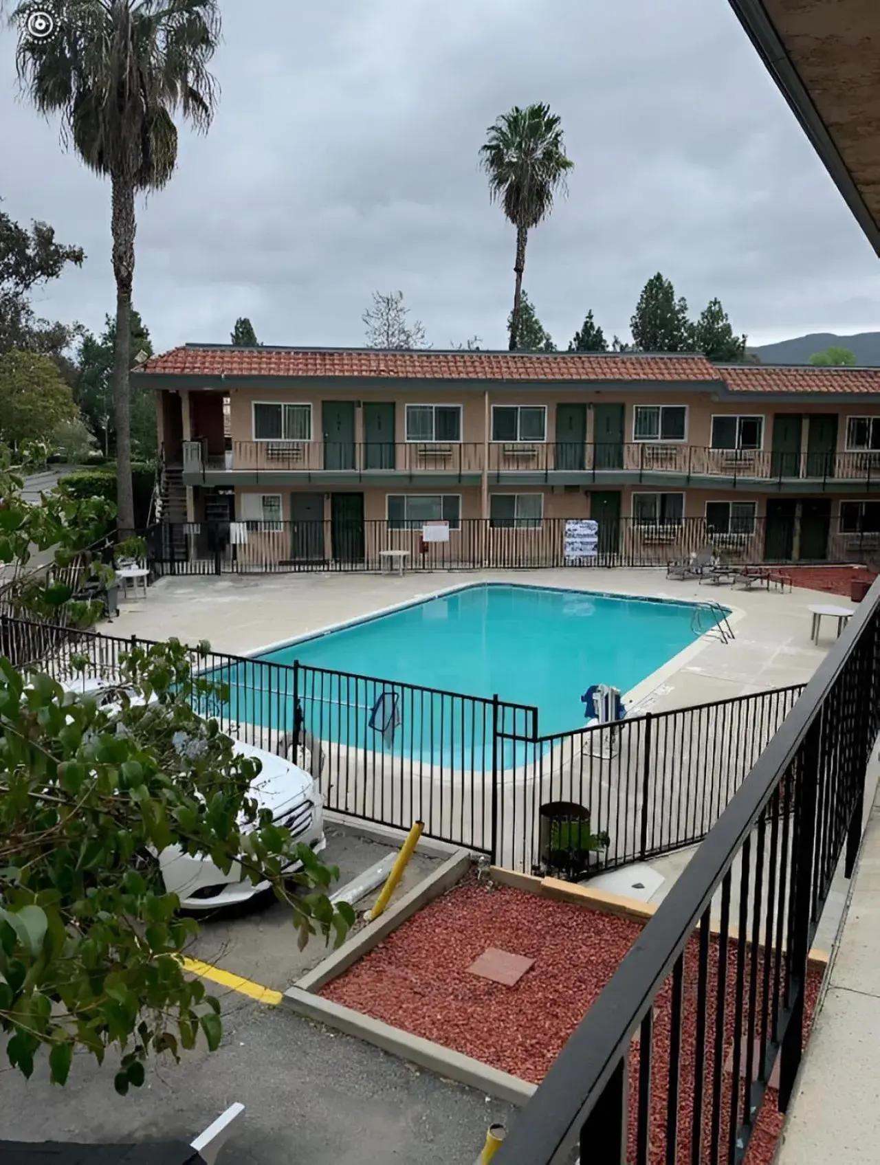Pool view in Americas Best Value Inn Thousand Oaks Pool view in Americas Best Value Inn Thousand Oaks