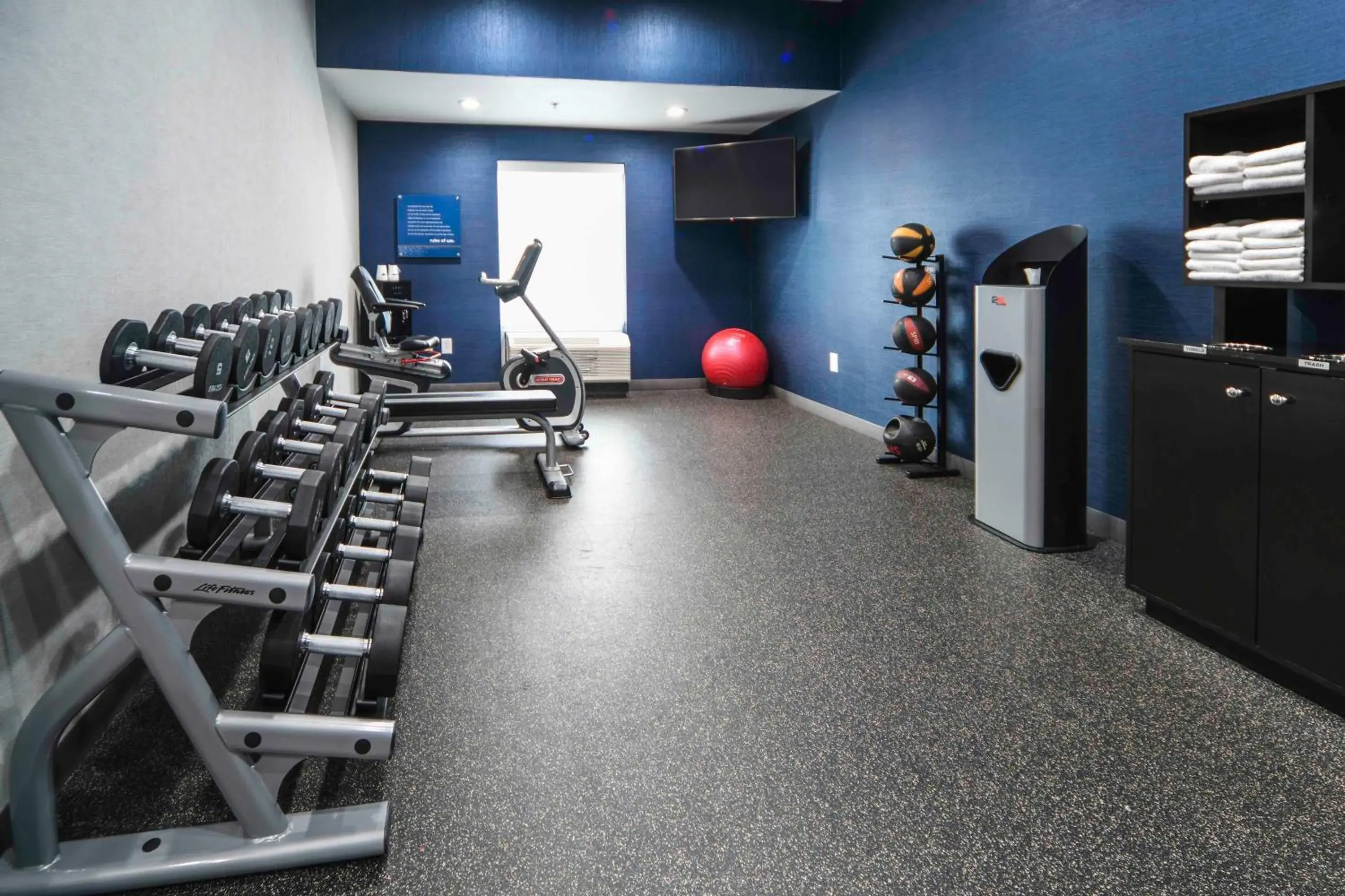 Fitness centre/facilities in Hampton Inn Bryant Fitness centre/facilities in Hampton Inn Bryant