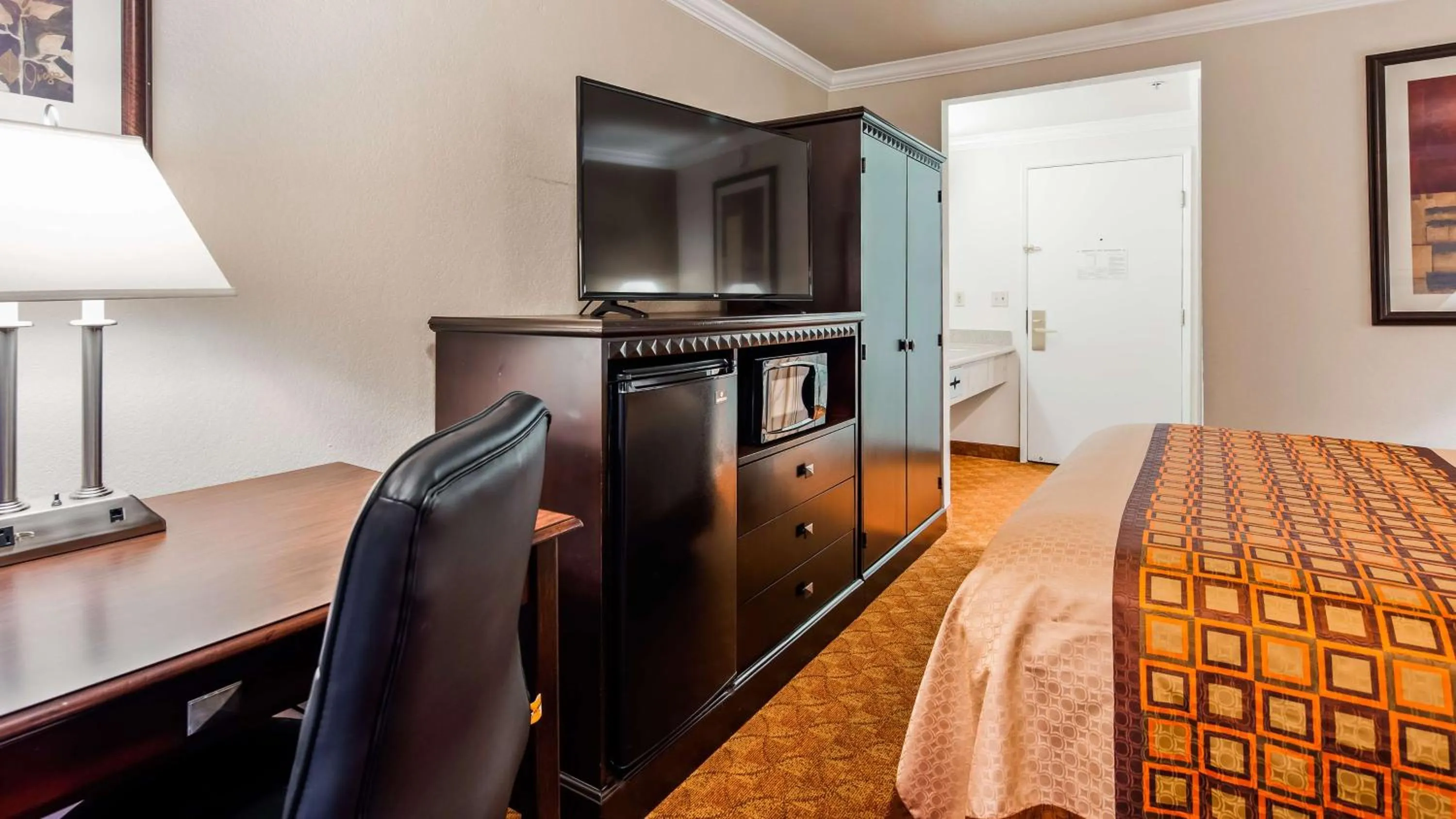 Photo of the whole room in Lompoc Valley Inn and Suites