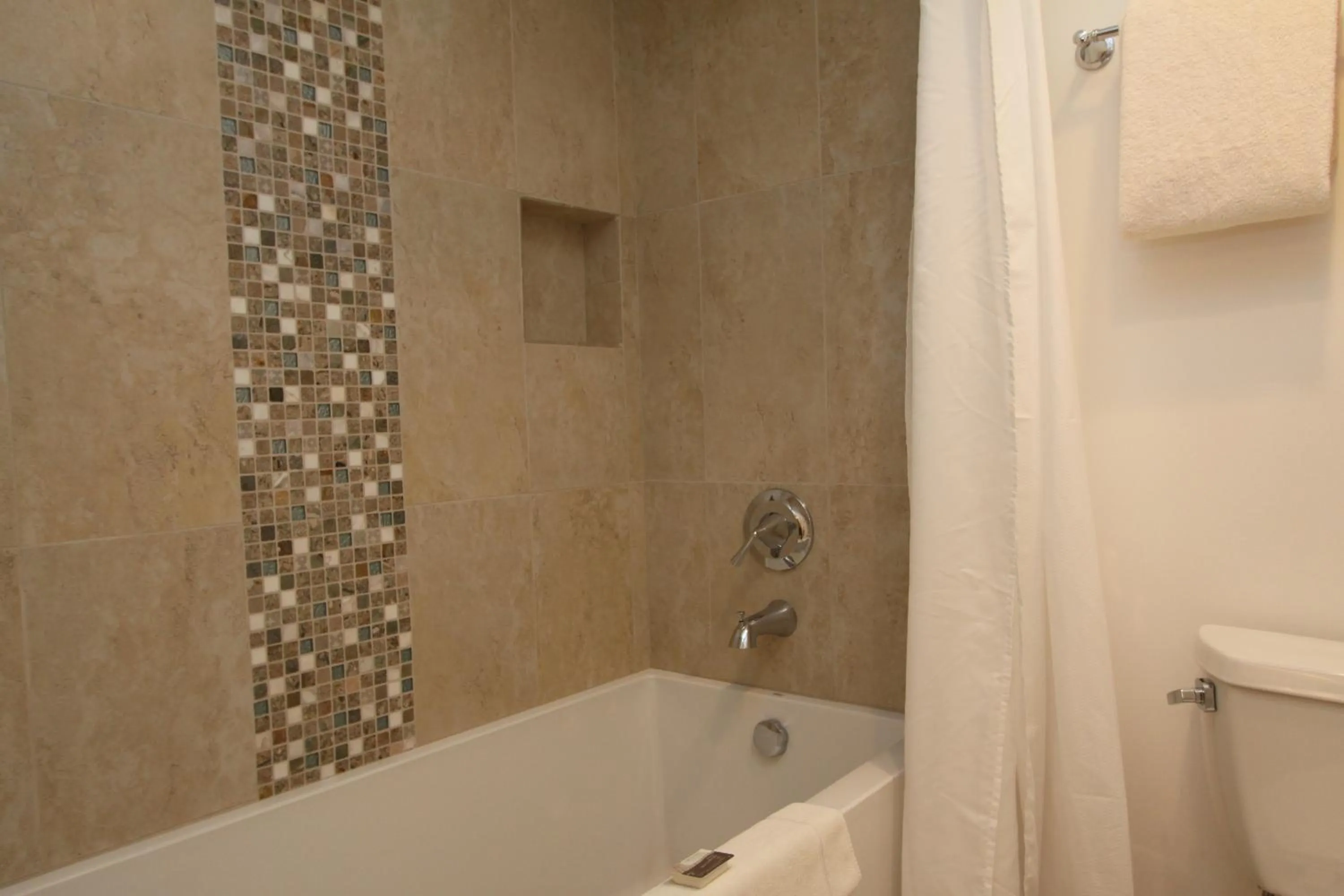 Shower in Lobos Lodge