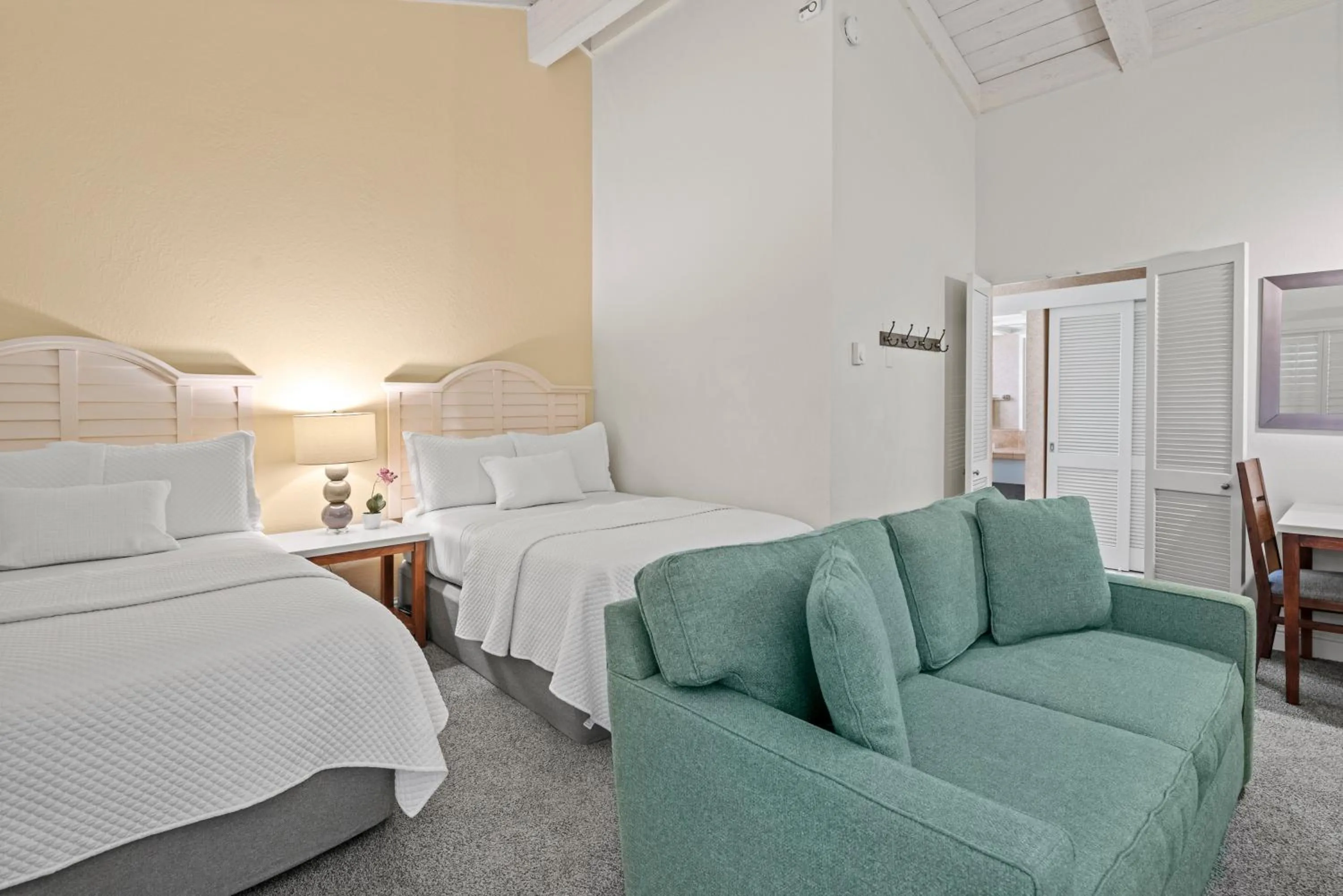 Bedroom, Bed in Lobos Lodge