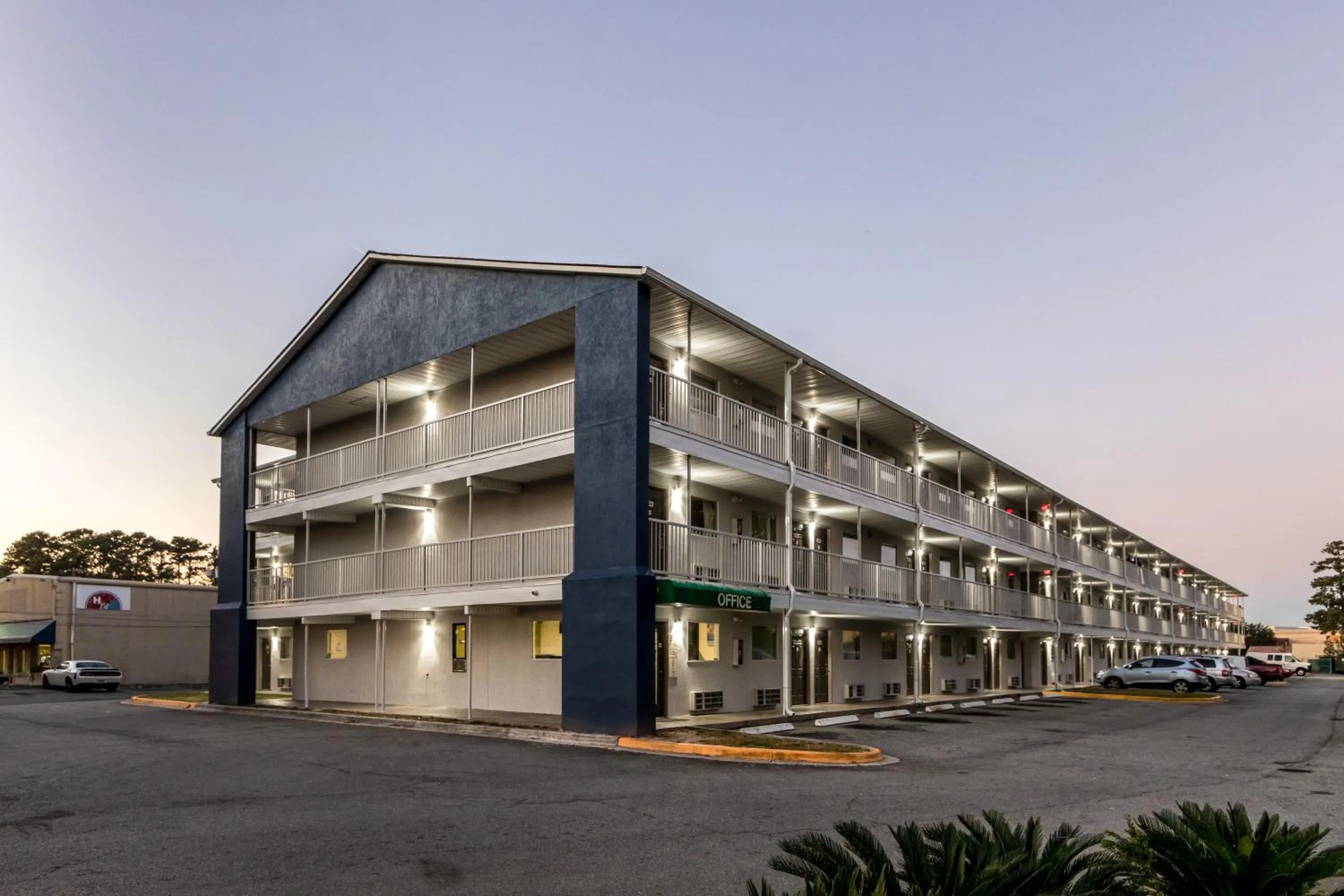 Facade/entrance in Studio 6-Savannah, GA