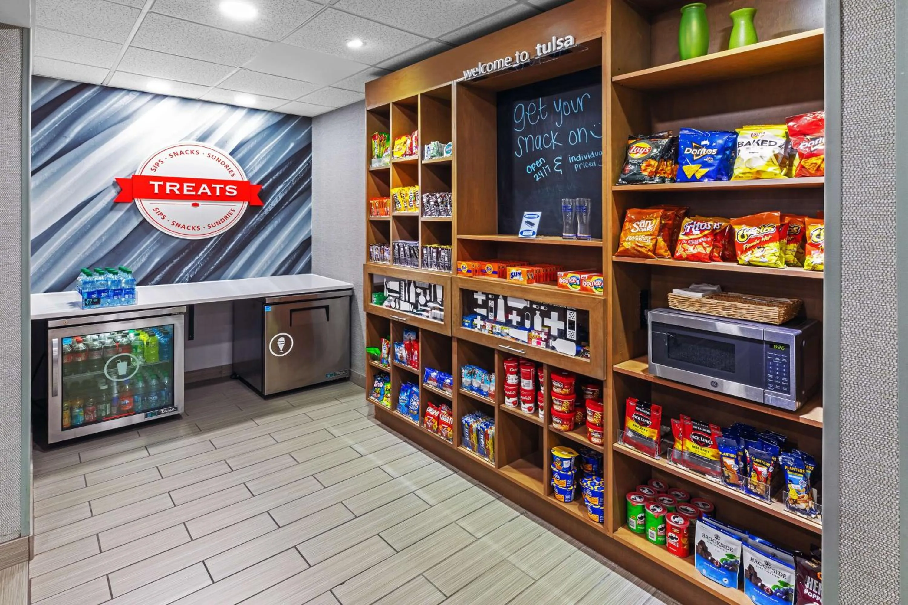 Restaurant/places to eat in Hampton Inn & Suites Tulsa-Woodland Hills