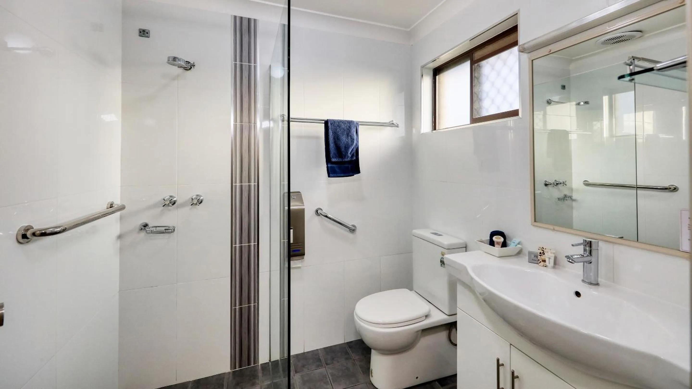 Forest Lodge Motor Inn & Restaurant