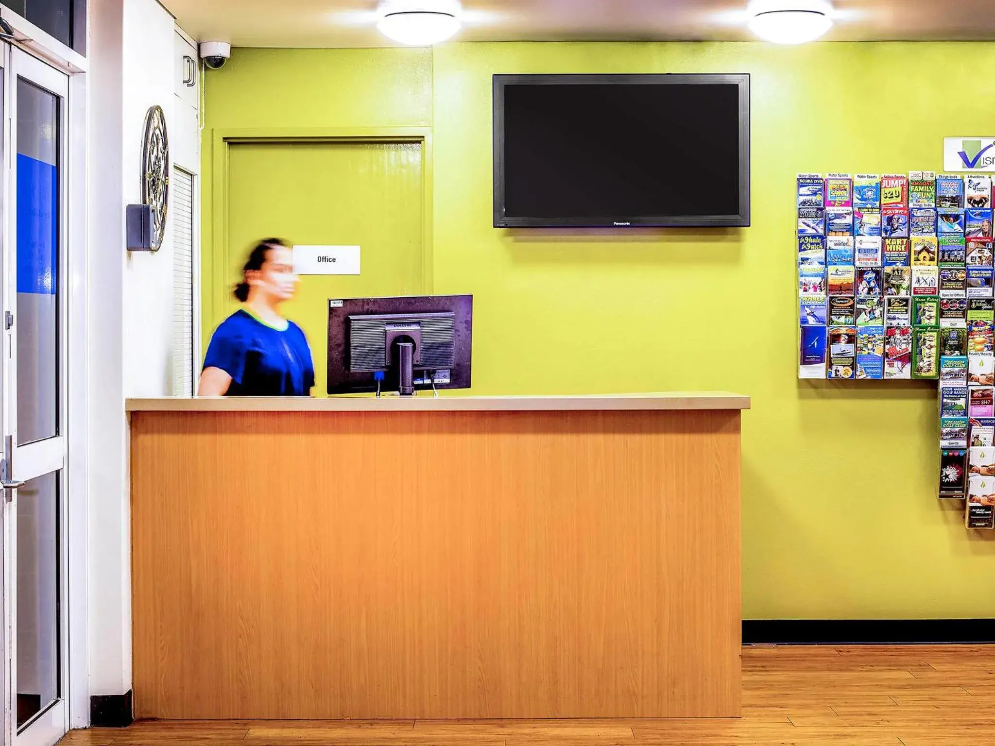 Staff in ibis Budget Coffs Harbour Staff in ibis Budget Coffs Harbour