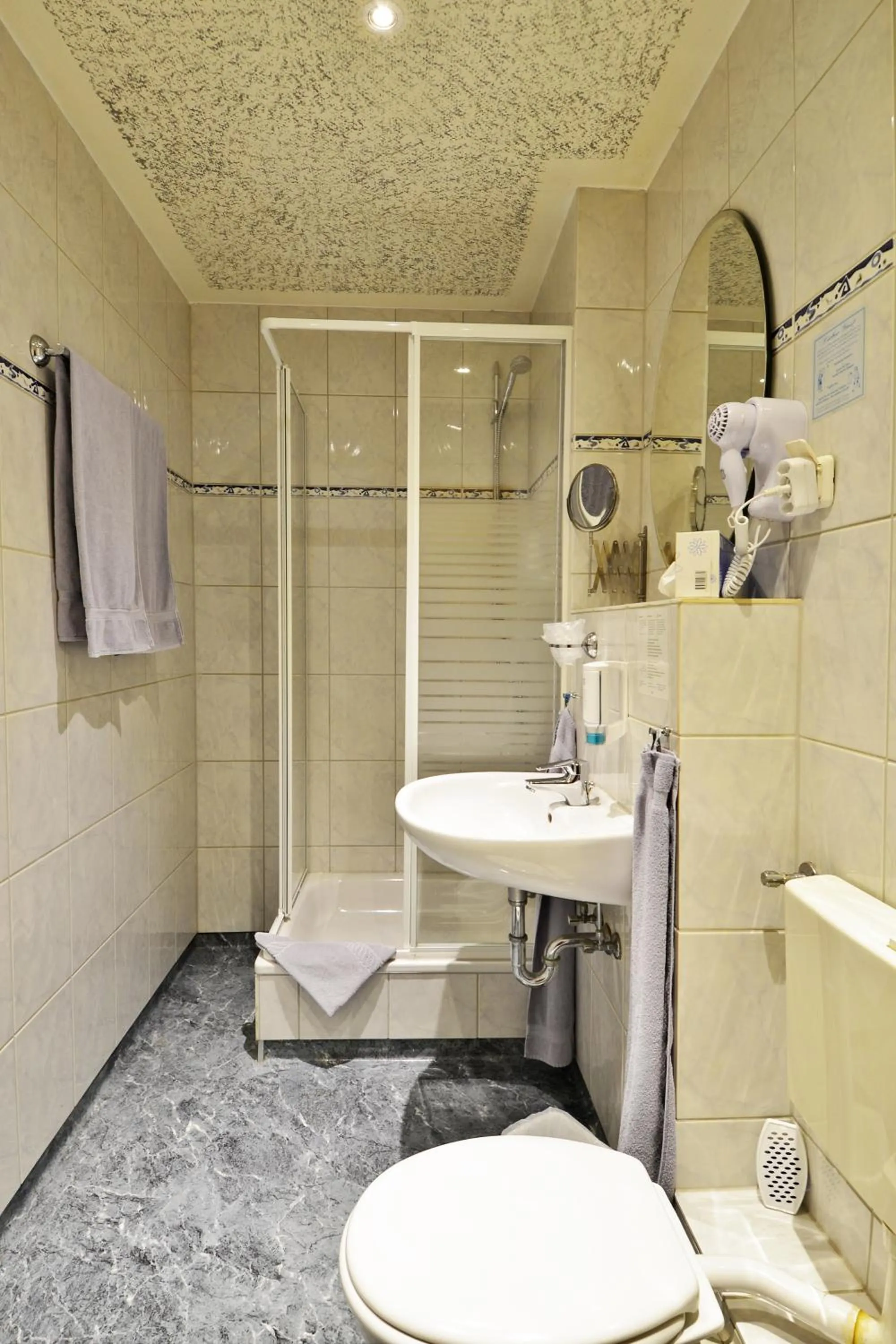 Bathroom in Hotel Haus Kleimann-Reuer