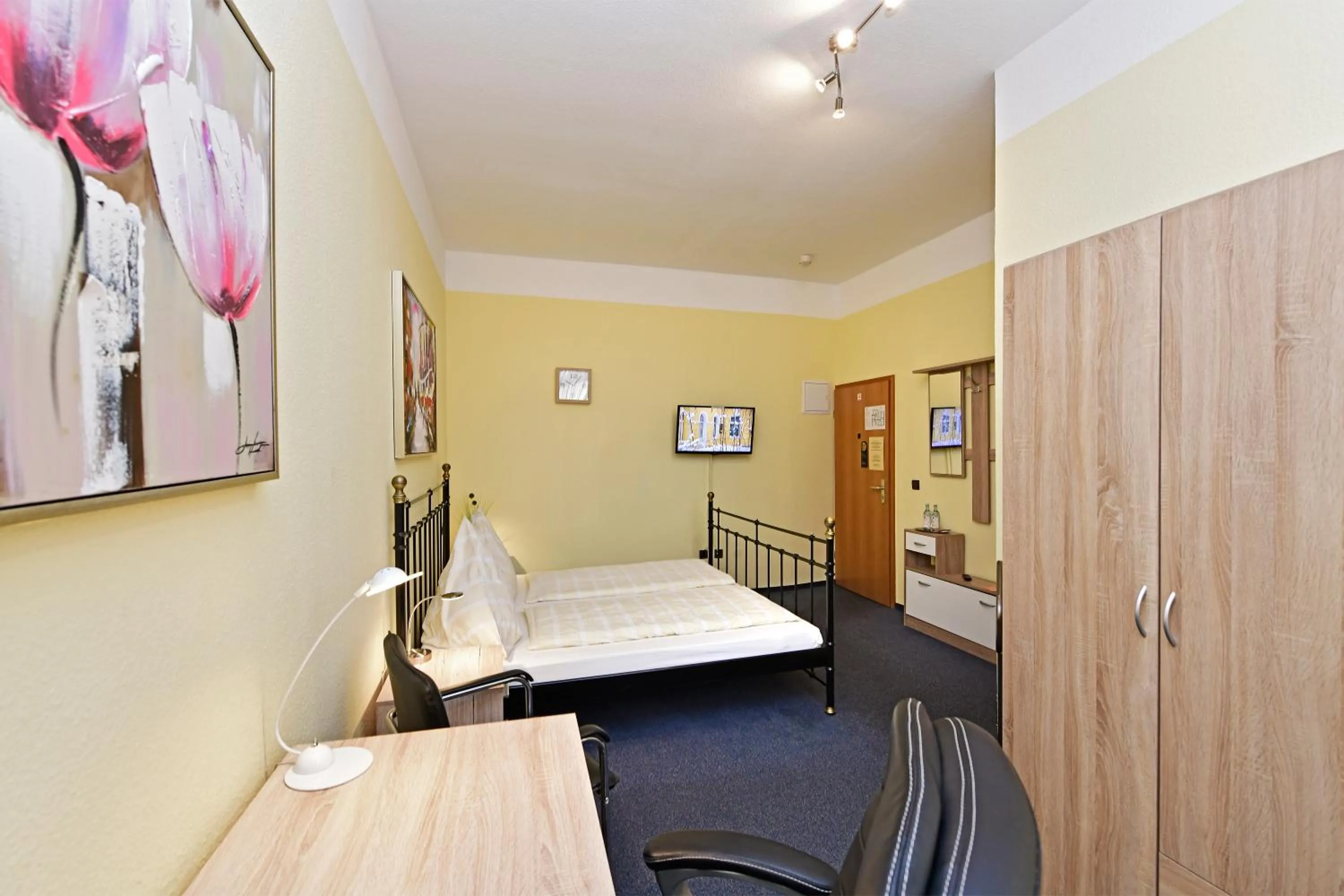 Bed in Hotel Haus Kleimann-Reuer