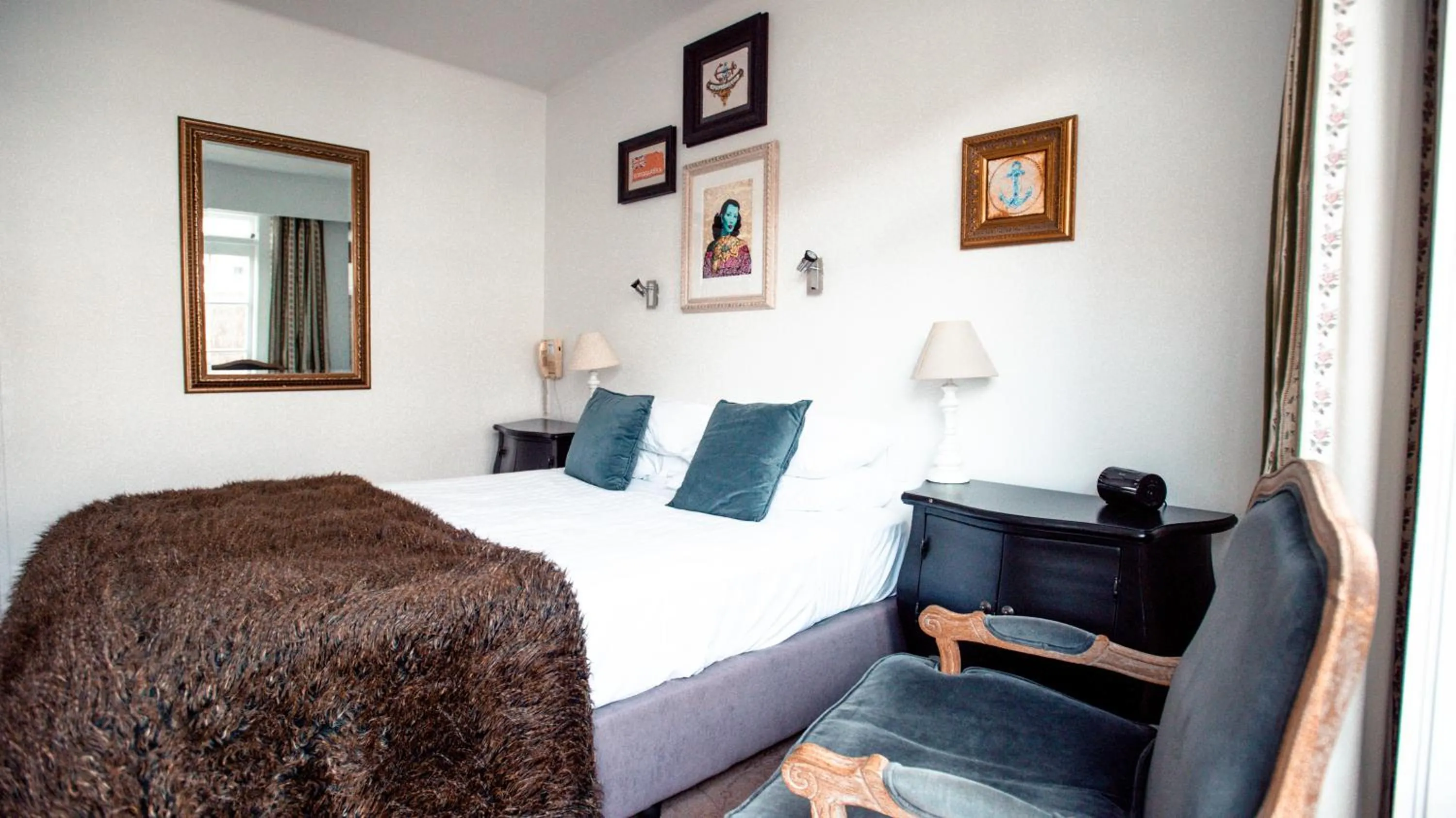 Bedroom, Bed in The Duke Of Marlborough