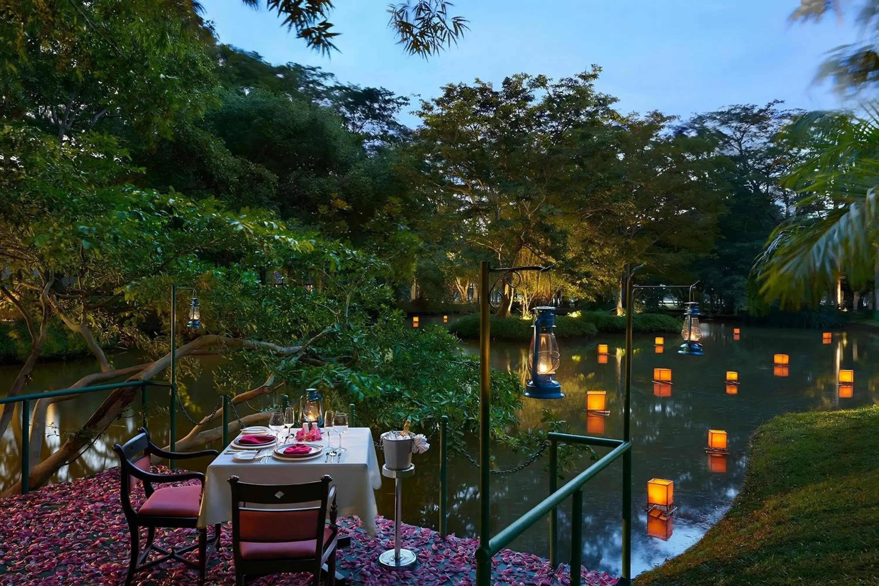 Restaurant/places to eat in Cinnamon Lodge Habarana Restaurant/places to eat in Cinnamon Lodge Habarana