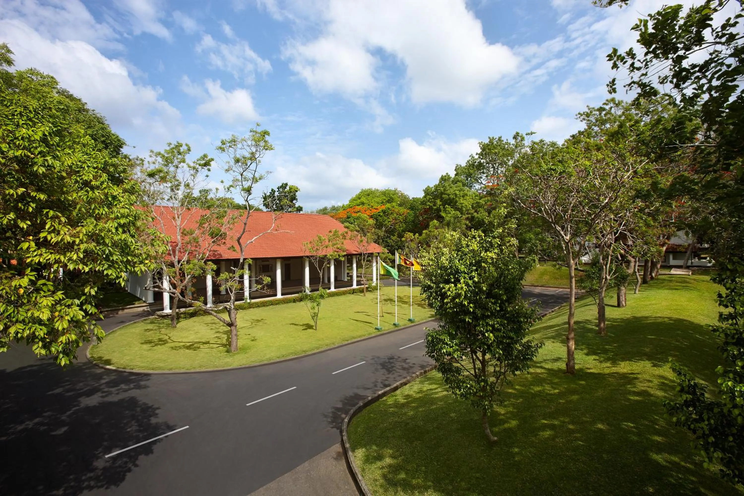 Facade/entrance in Cinnamon Lodge Habarana