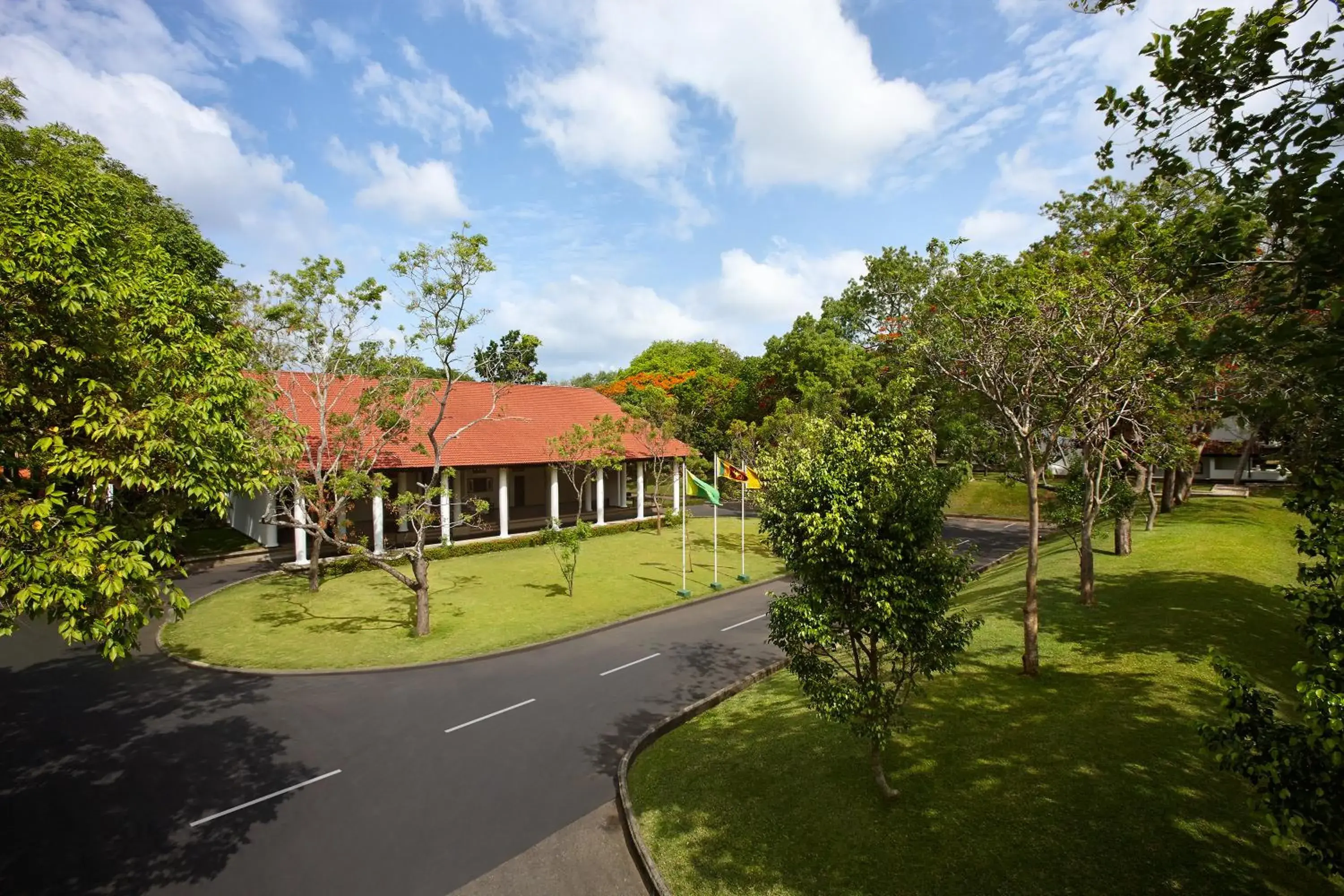 Facade/entrance in Cinnamon Lodge Habarana Facade/entrance in Cinnamon Lodge Habarana