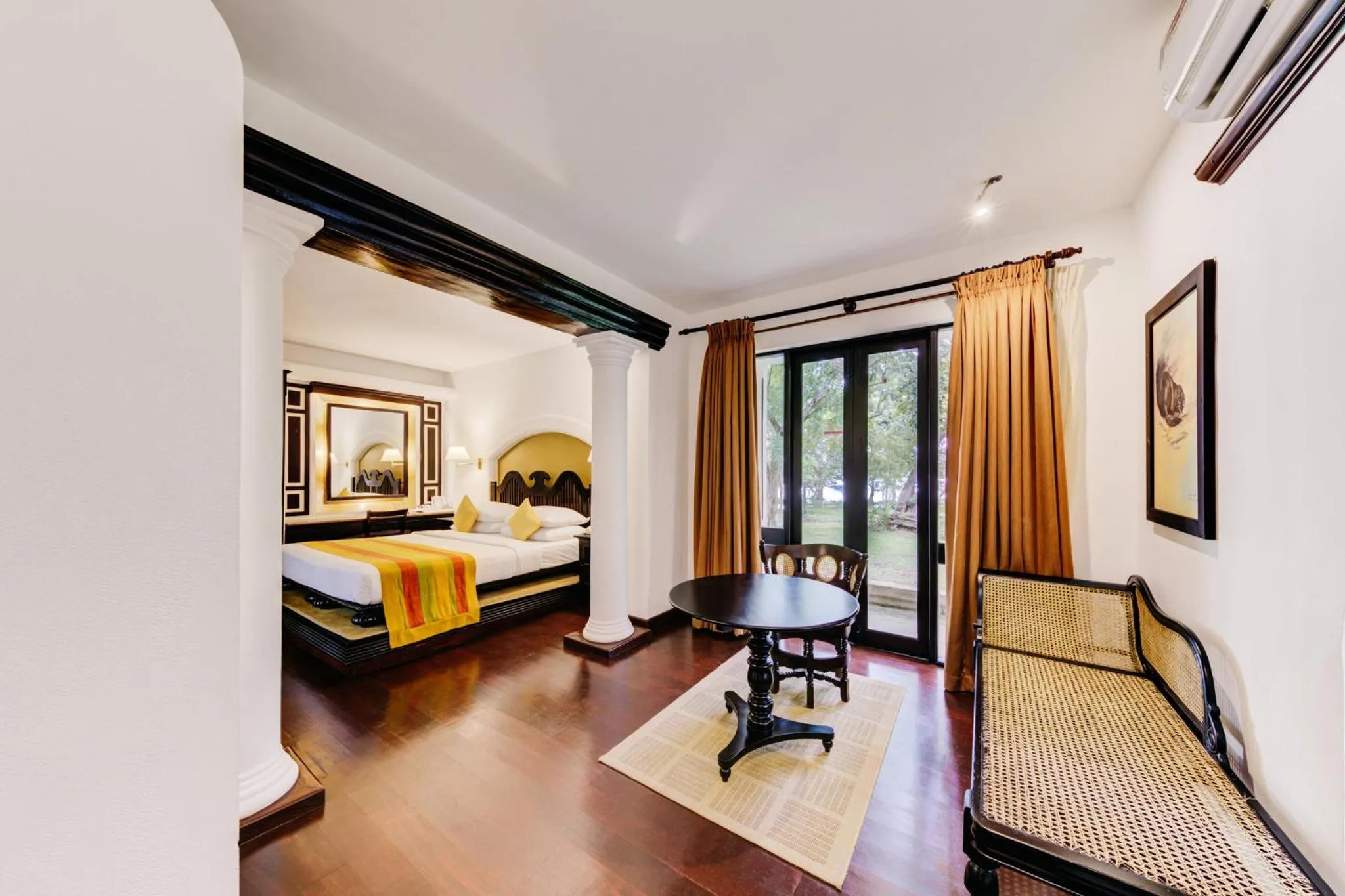 Photo of the whole room, Bed in Cinnamon Lodge Habarana