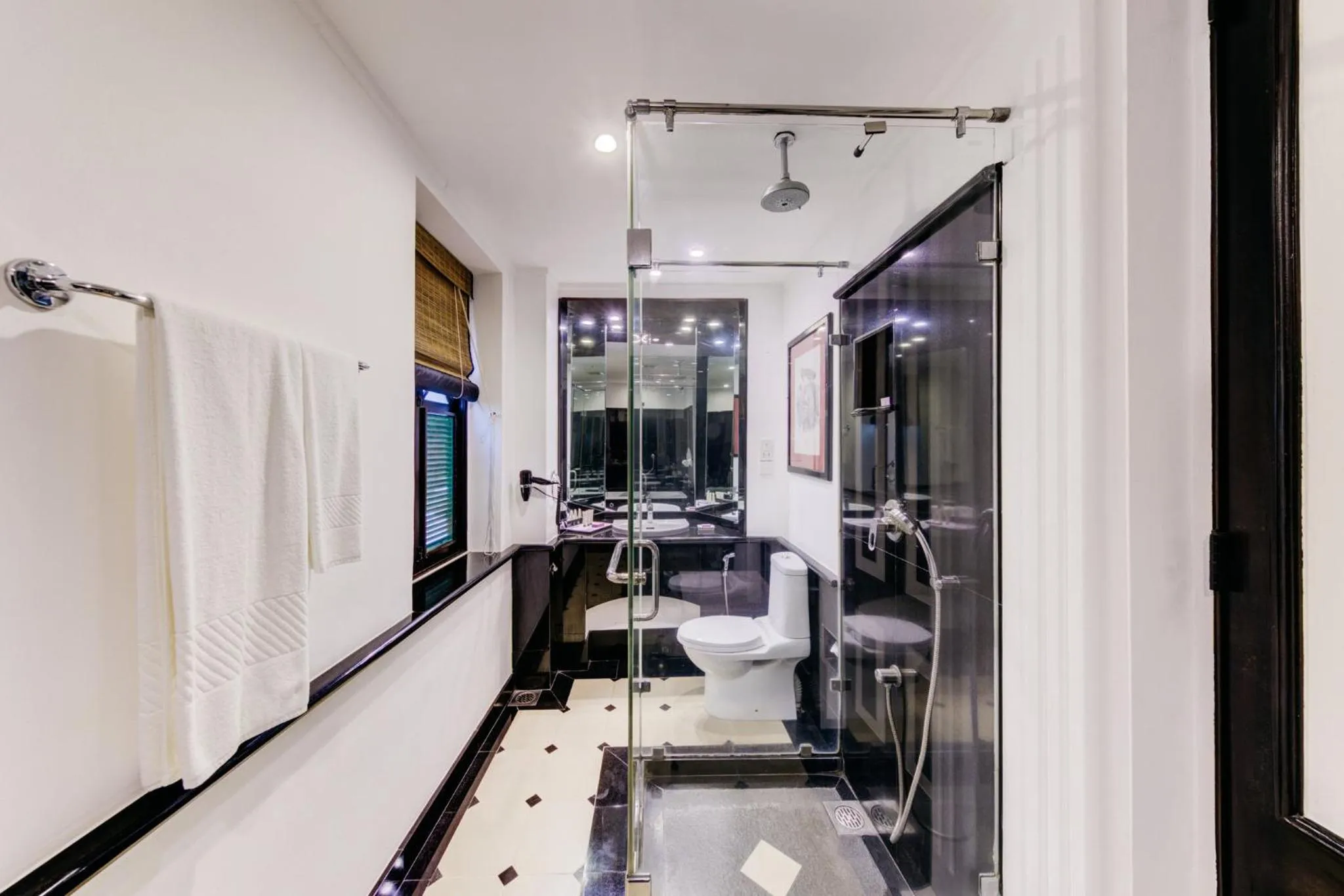 Photo of the whole room in Cinnamon Lodge Habarana