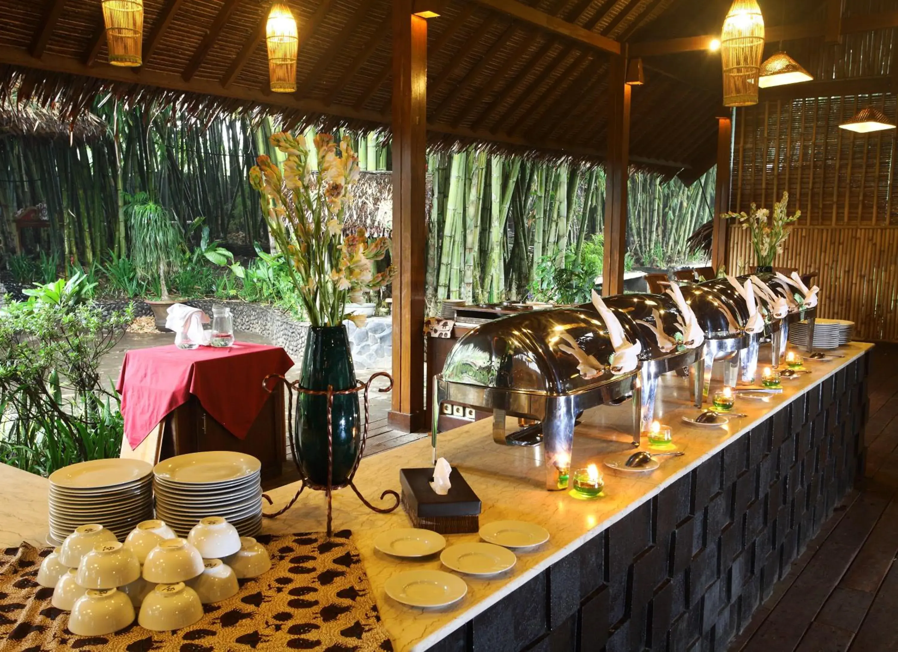 Restaurant/places to eat in Kampung Sampireun Resort & Spa Restaurant/places to eat in Kampung Sampireun Resort & Spa
