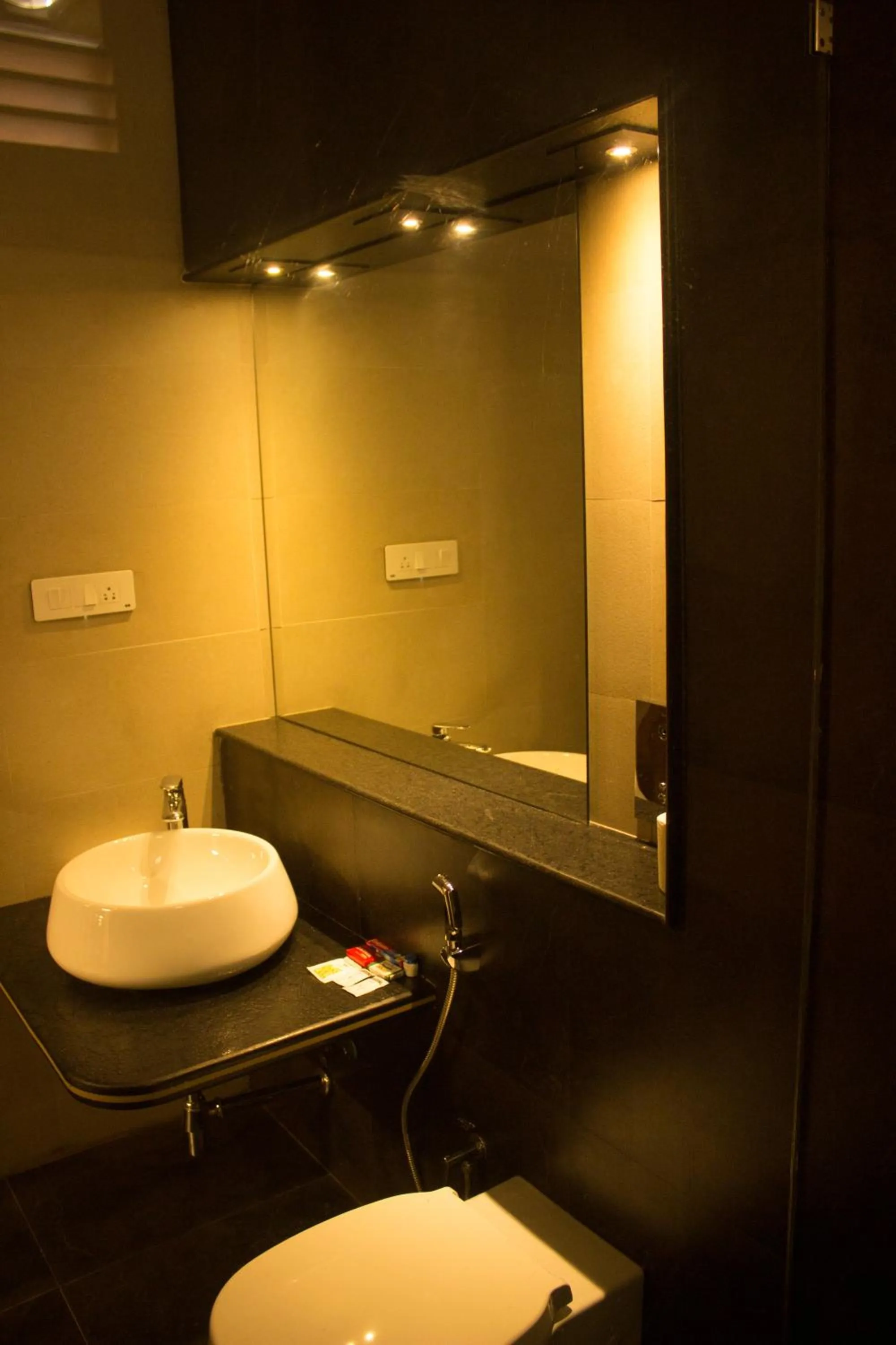 Bathroom in Singaras Coffee Country