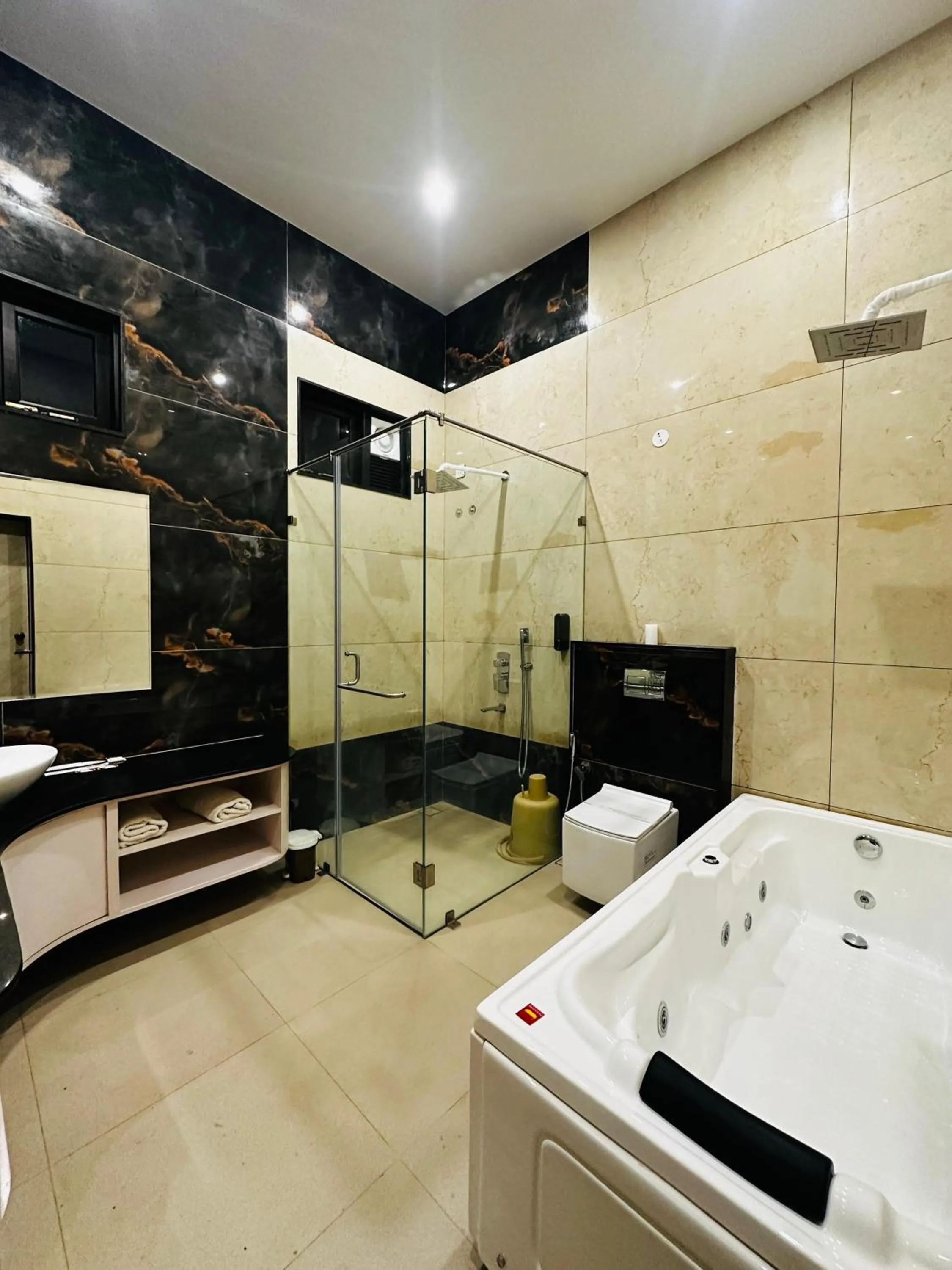 Bathroom in Singaras Coffee Country