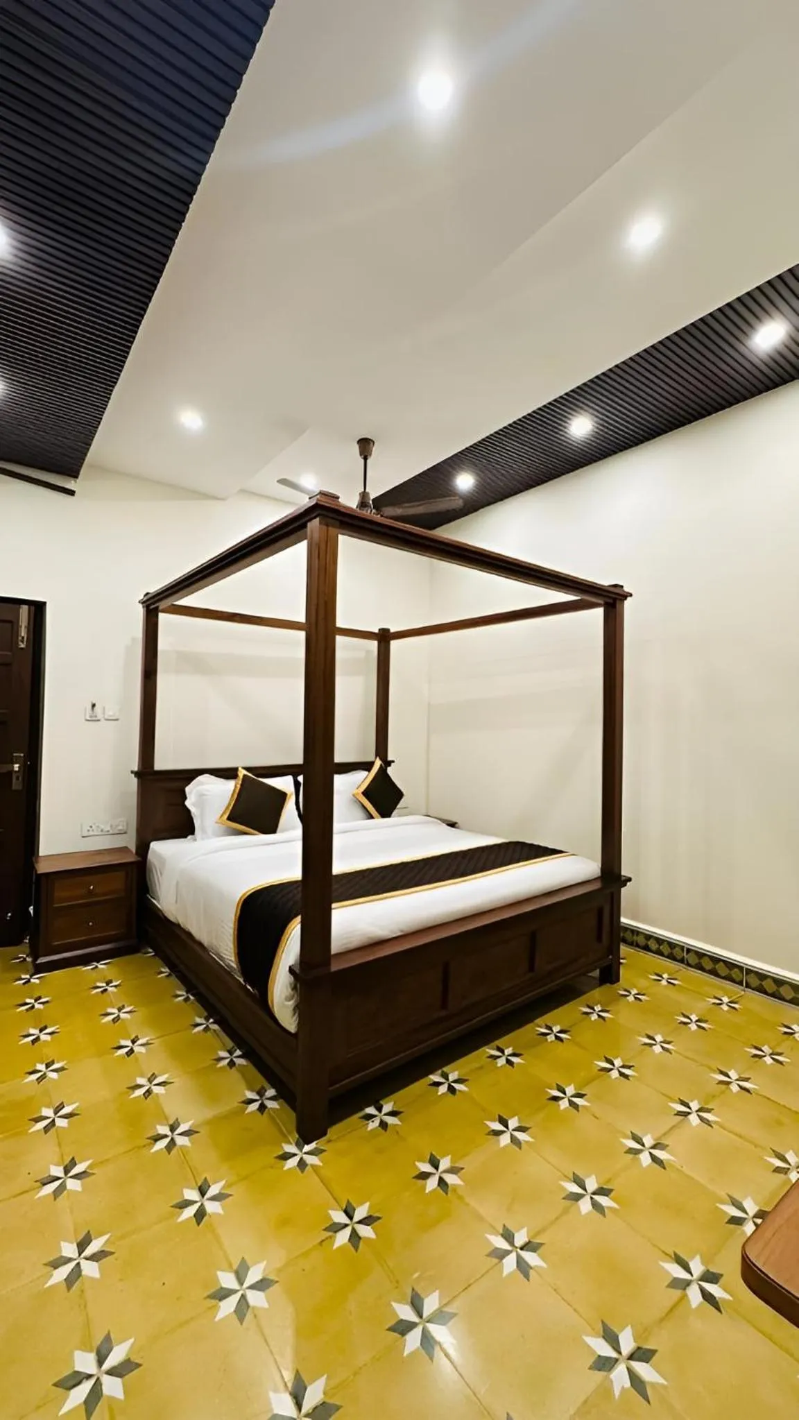 Bed in Singaras Coffee Country