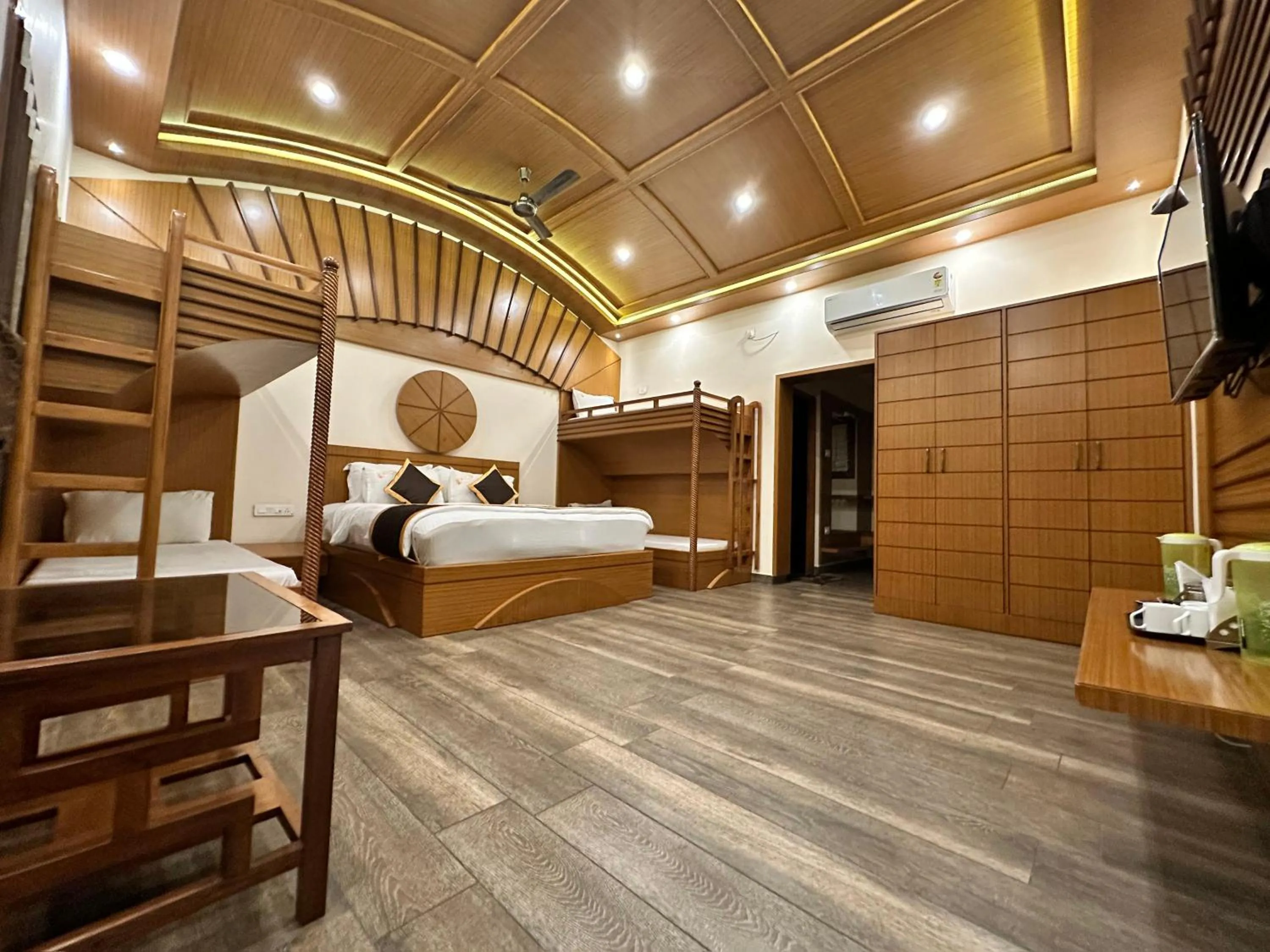 Bed in Singaras Coffee Country